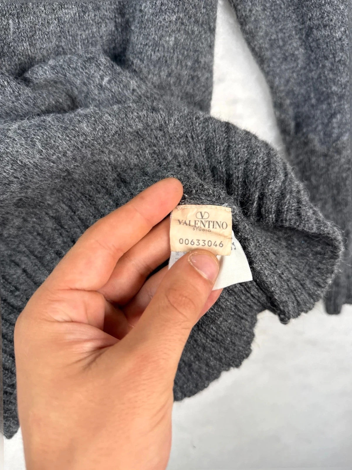 Maglione Valentino grigio scollo a V – Uomo Taglia XXL