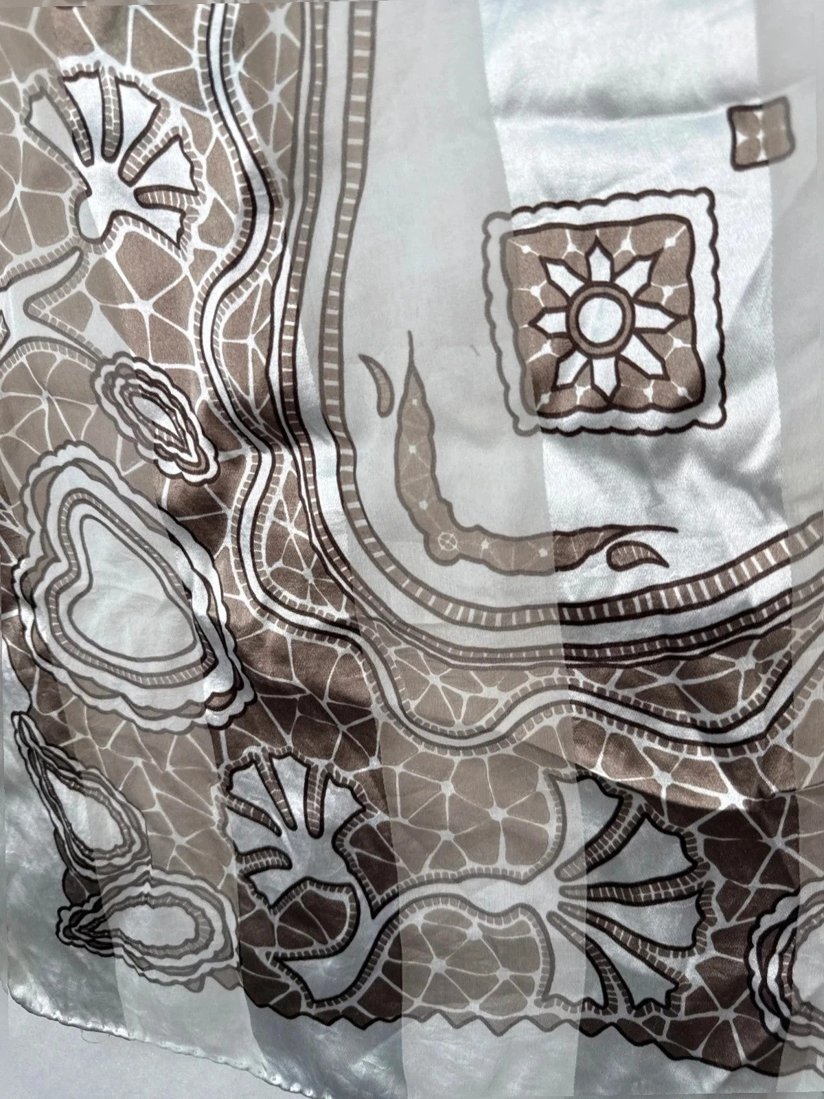 Foulard Valentino in seta grigio/argento, fantasia geometrica – Vintage