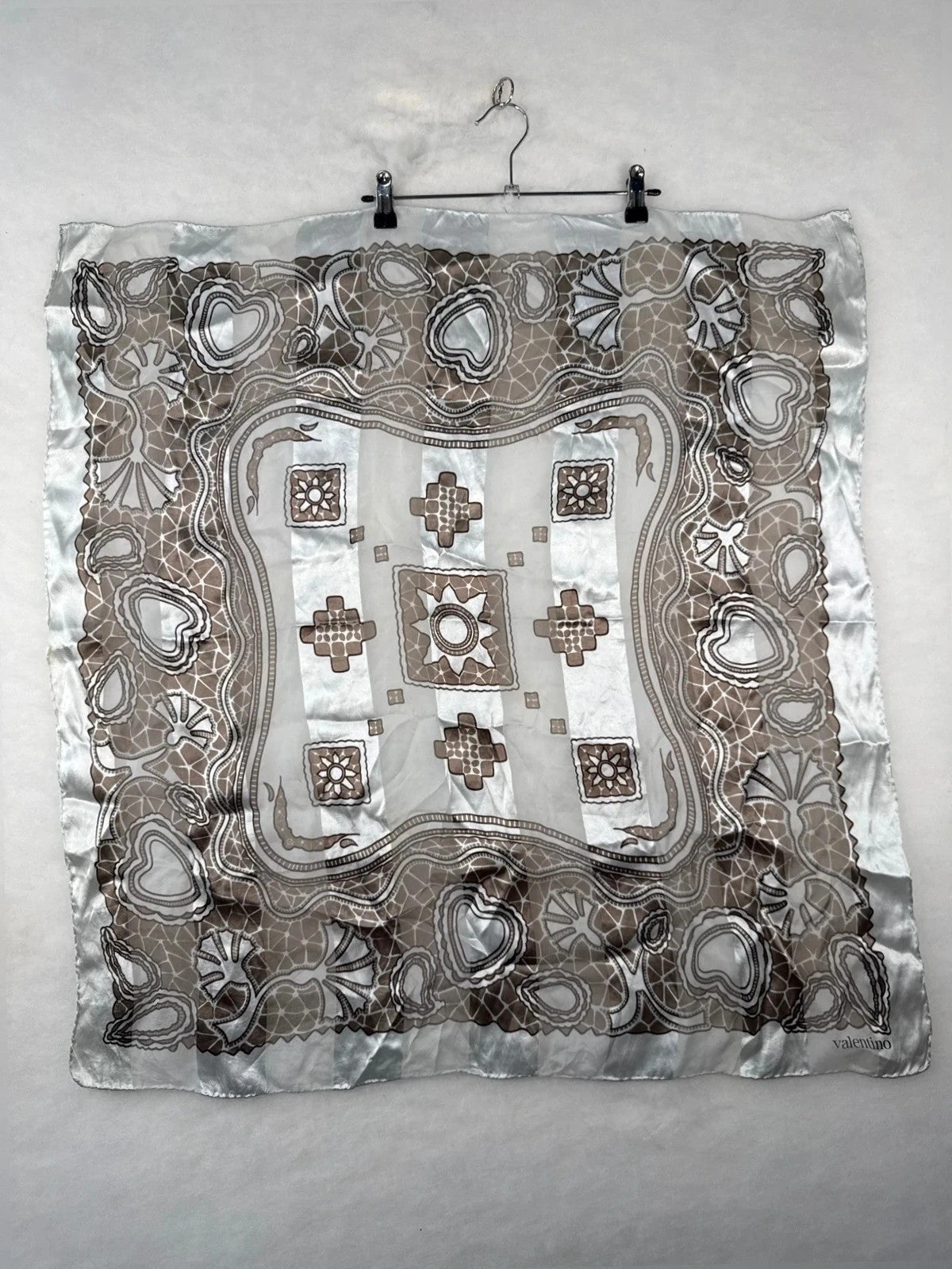 Foulard Valentino in seta grigio/argento, fantasia geometrica – Vintage