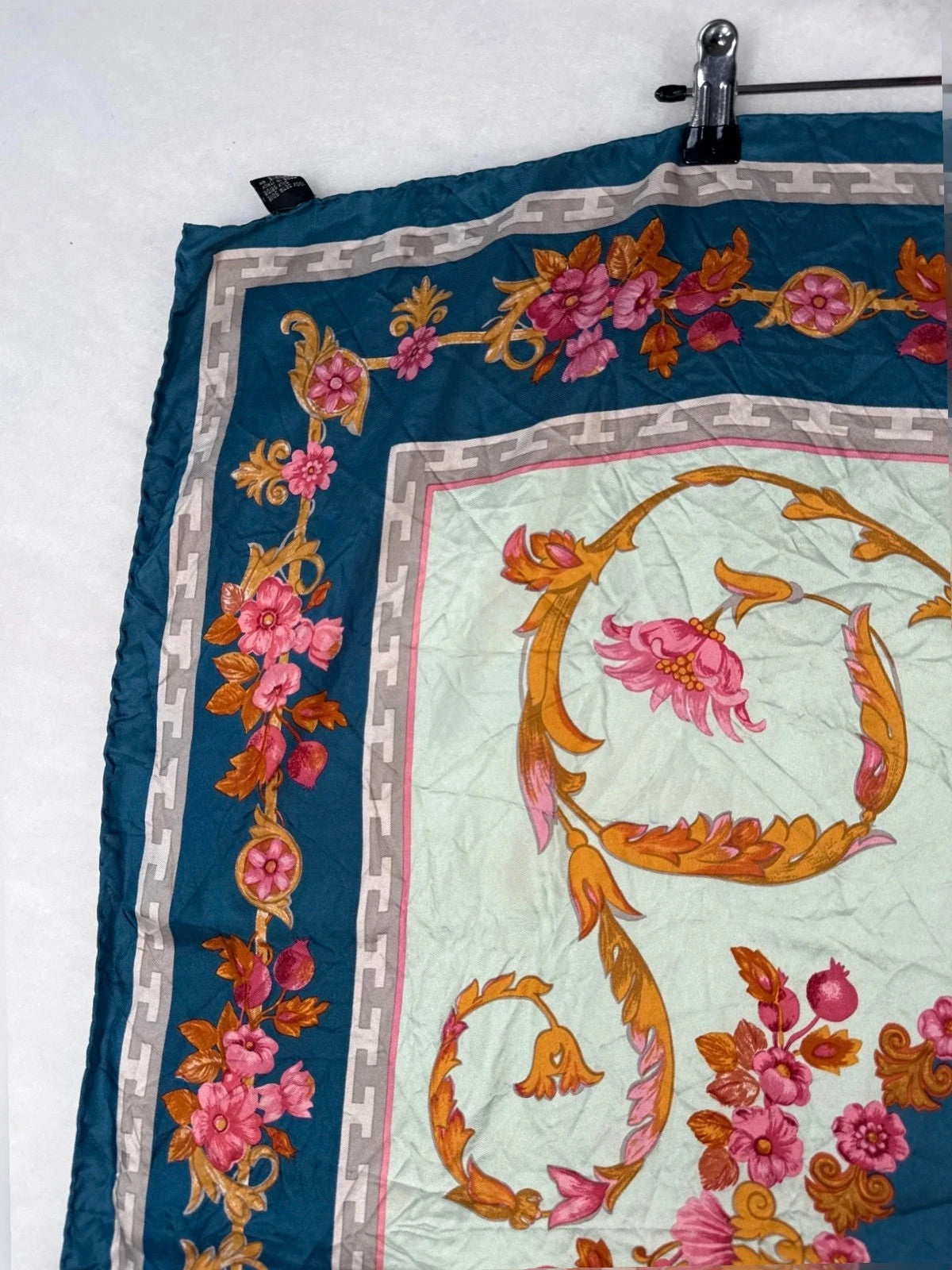 Foulard Fendi in seta, fantasia floreale blu – Vintage