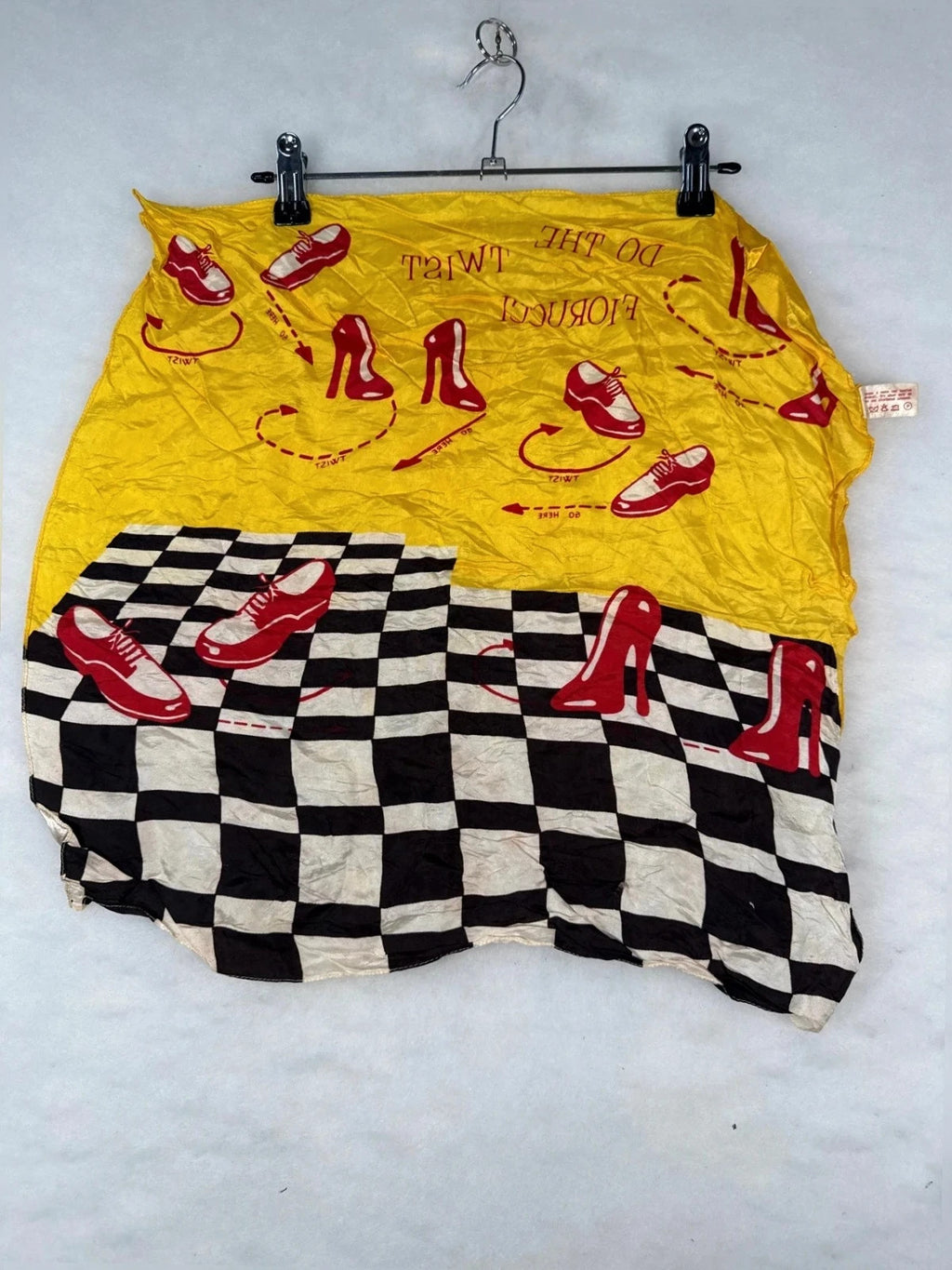 Foulard Fiorucci giallo, stampa "Do The Twist" – Vintage