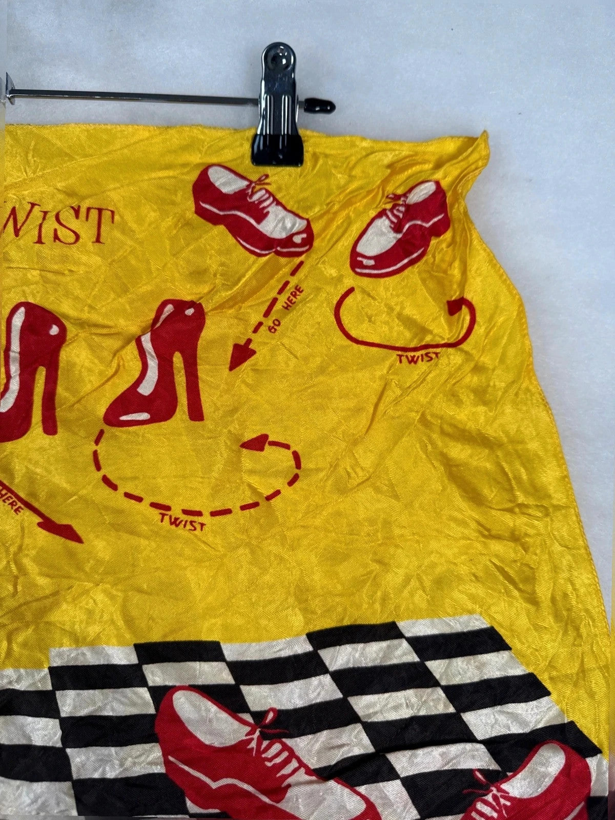 Foulard Fiorucci giallo, stampa "Do The Twist" – Vintage