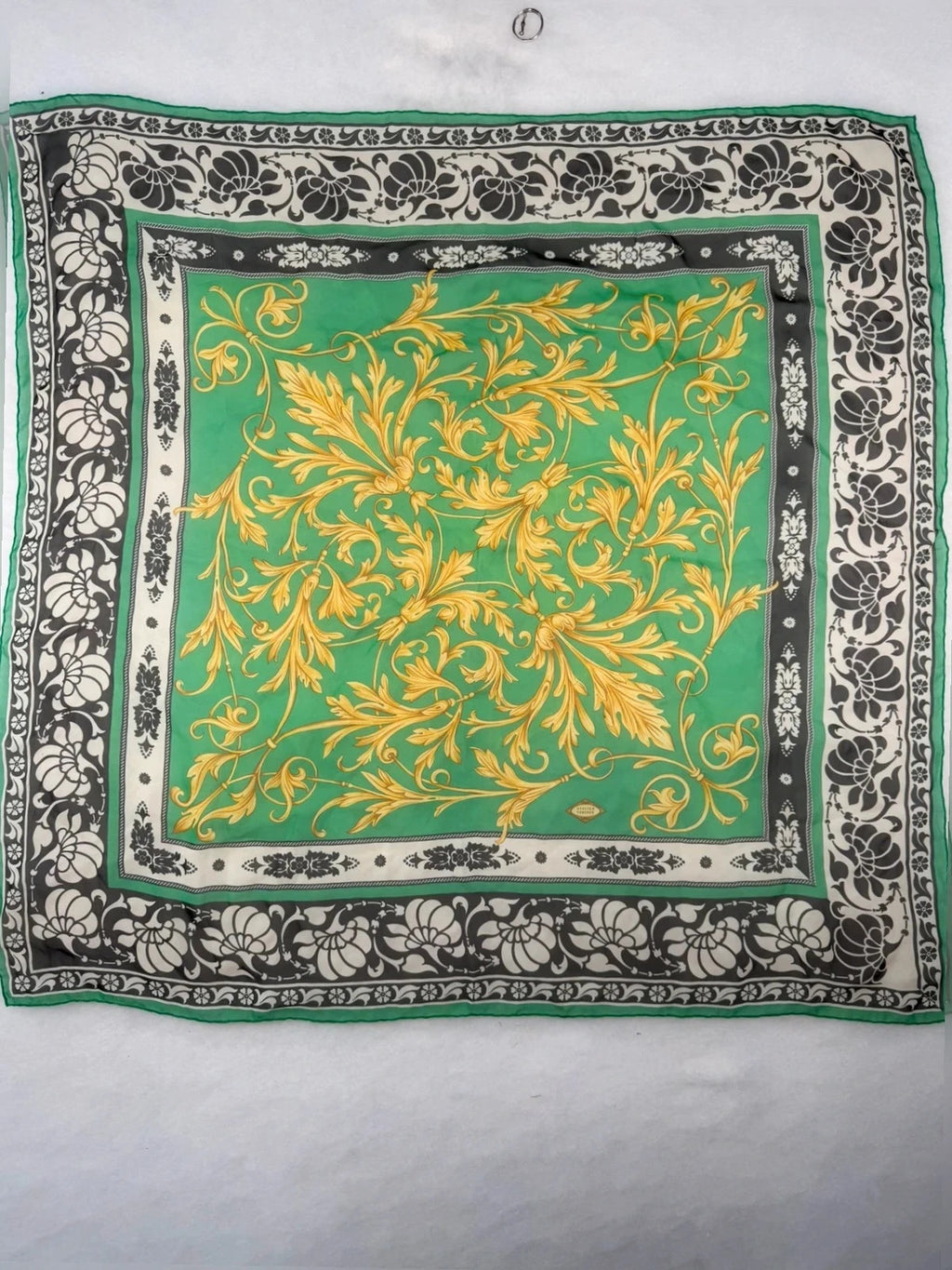 Foulard Atelier Versace verde barocco – Vintage