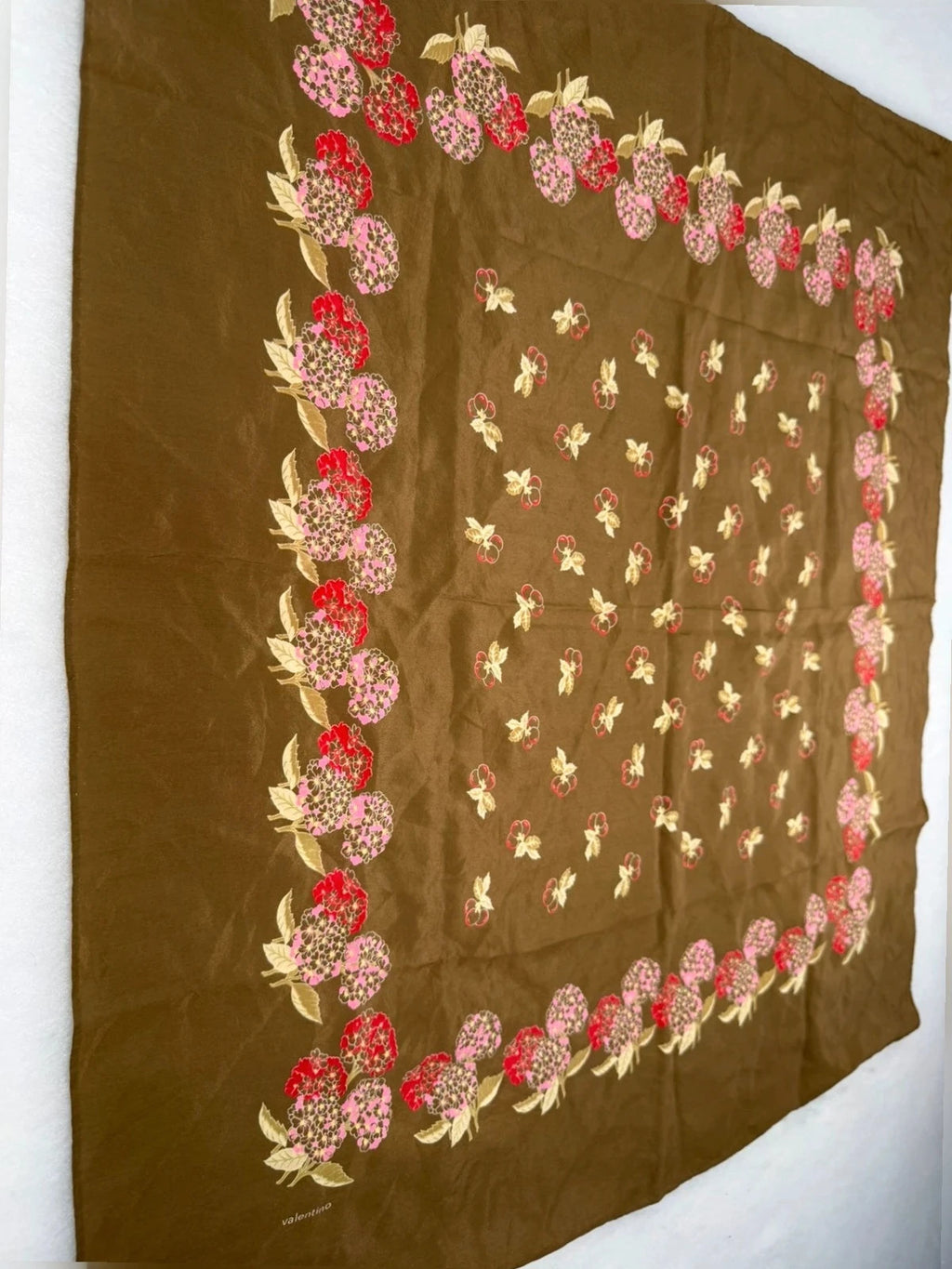 Foulard Valentino marrone, stampa floreale – Vintage
