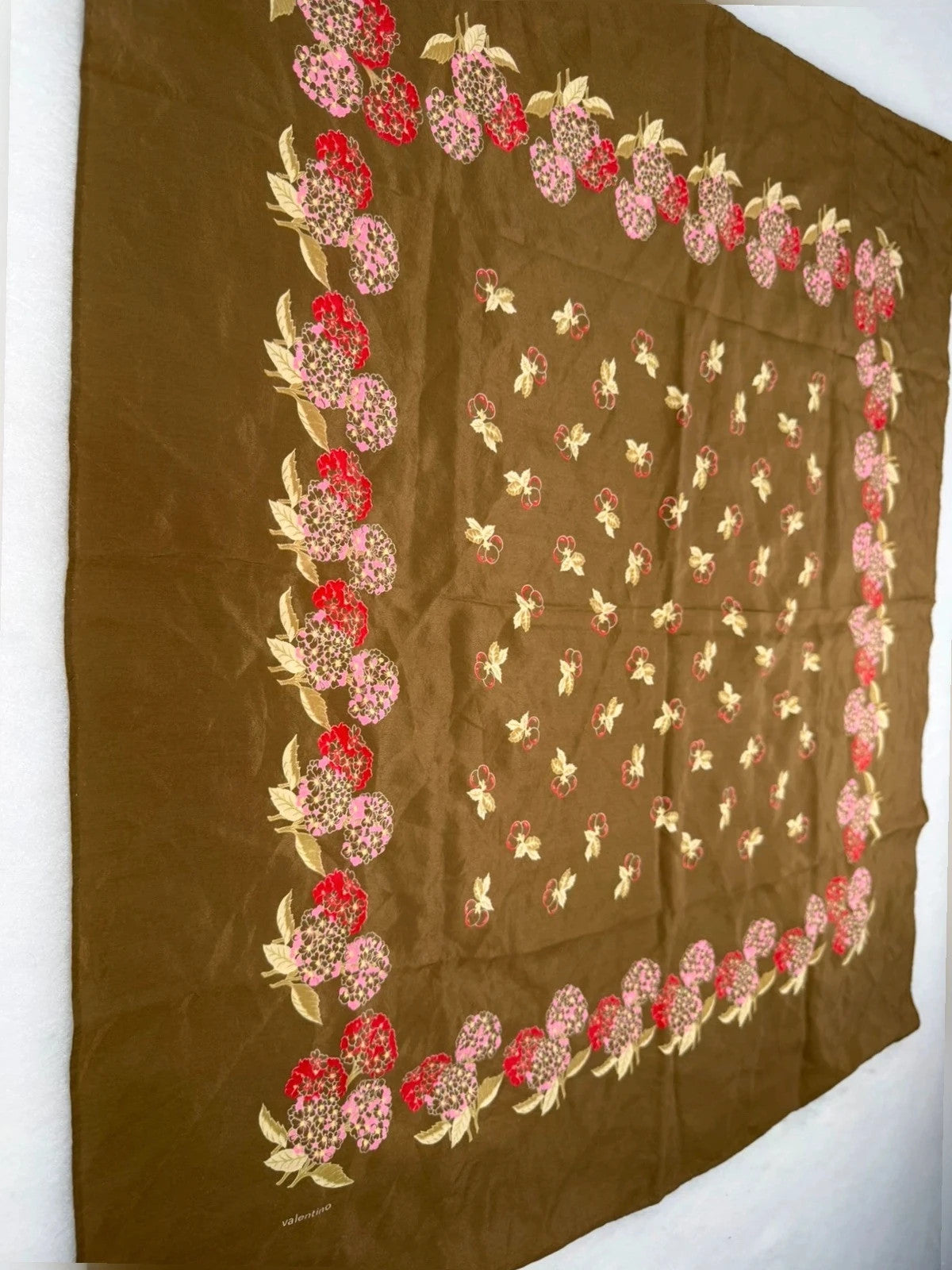 Foulard Valentino marrone, stampa floreale – Vintage
