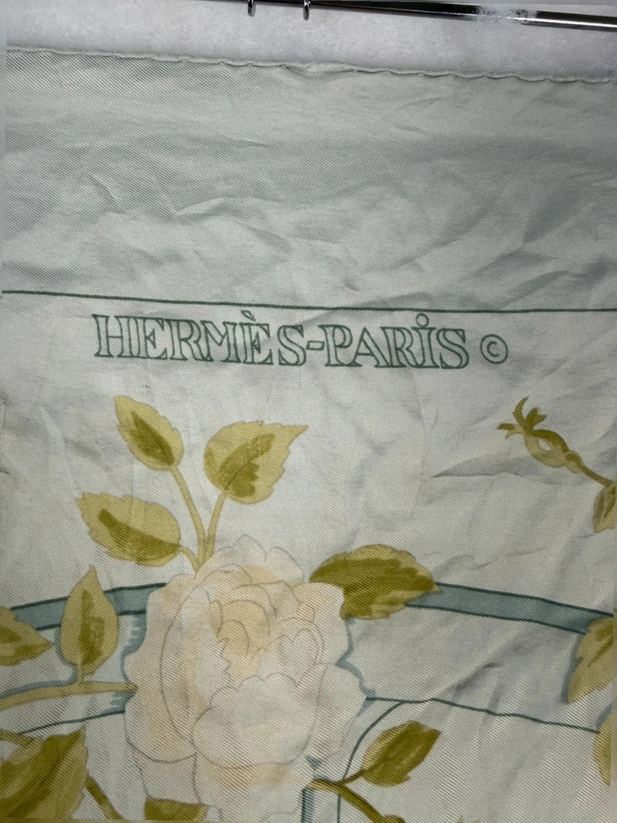 Foulard Hermès Paris Romantique in seta floreale – Vintage