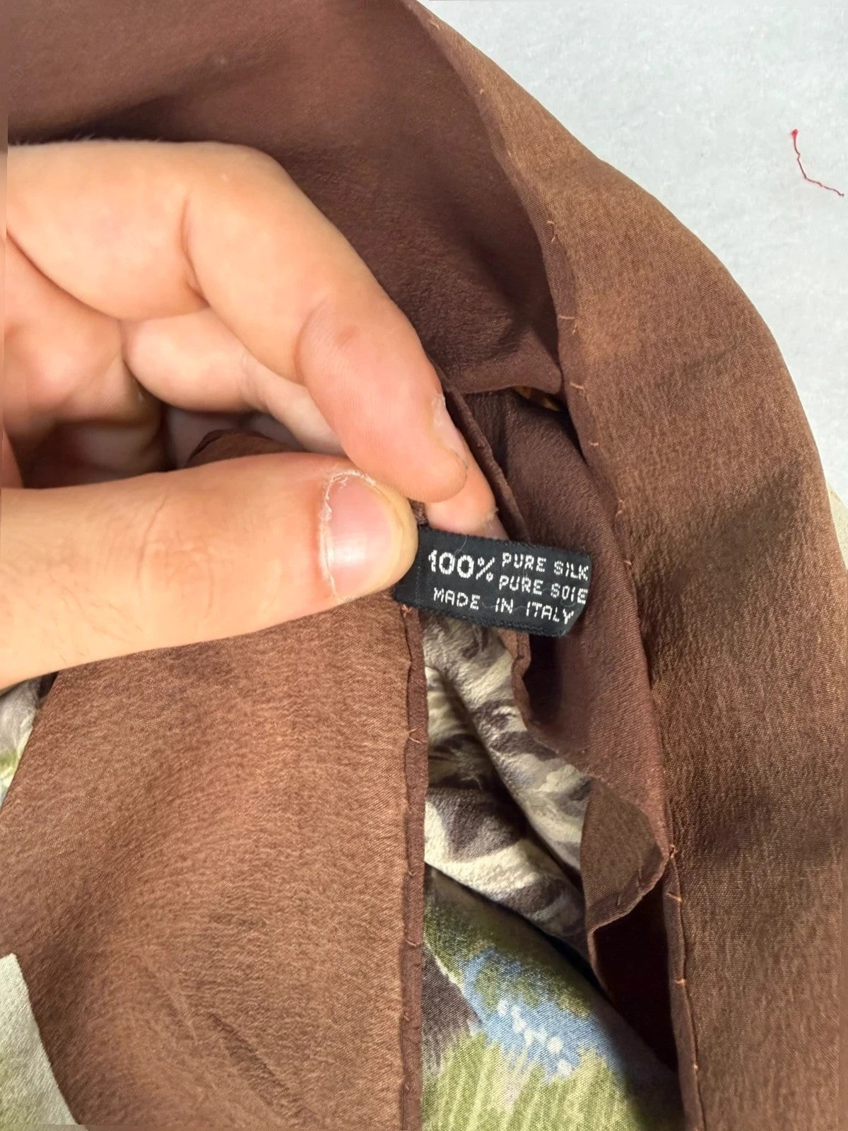 Foulard Valentino in seta, stampa alberi – Vintage