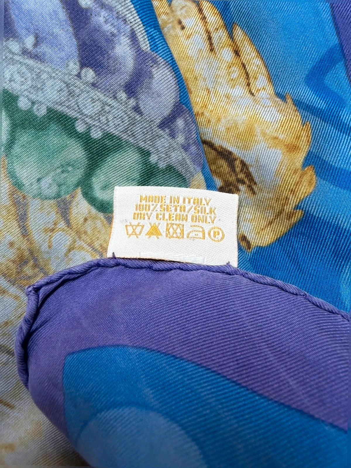 Foulard Bulgari blu, stampa leoni e gemme – Vintage