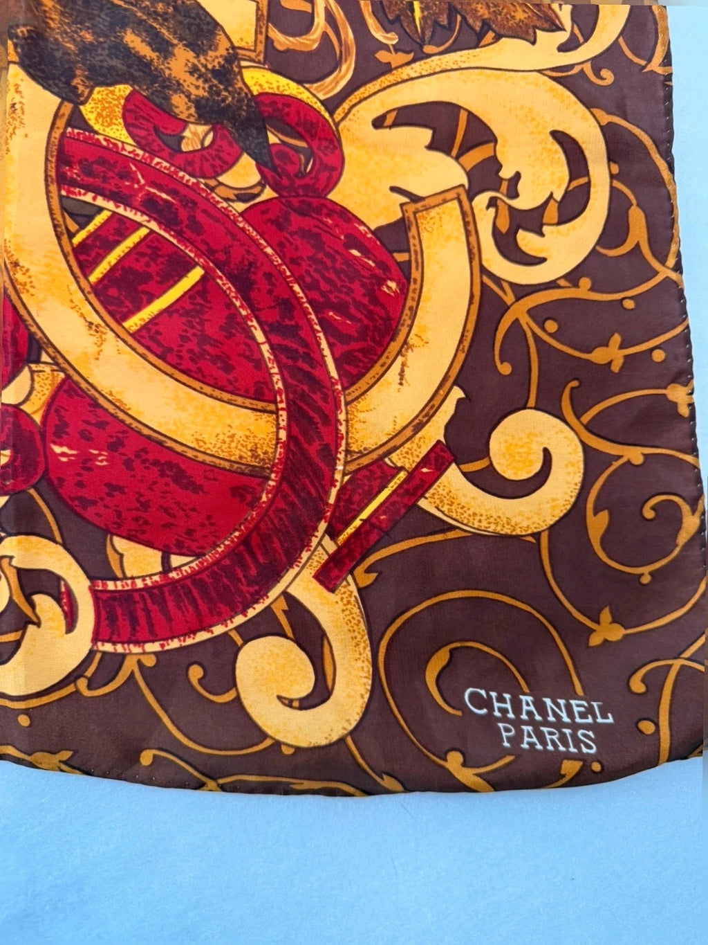 Foulard Chanel Paris in seta, stampa girasoli – Vintage