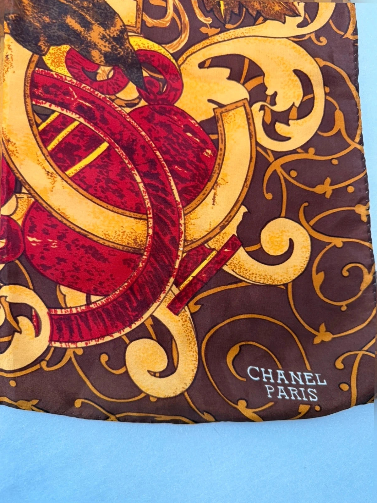 Foulard Chanel Paris in seta, stampa girasoli – Vintage