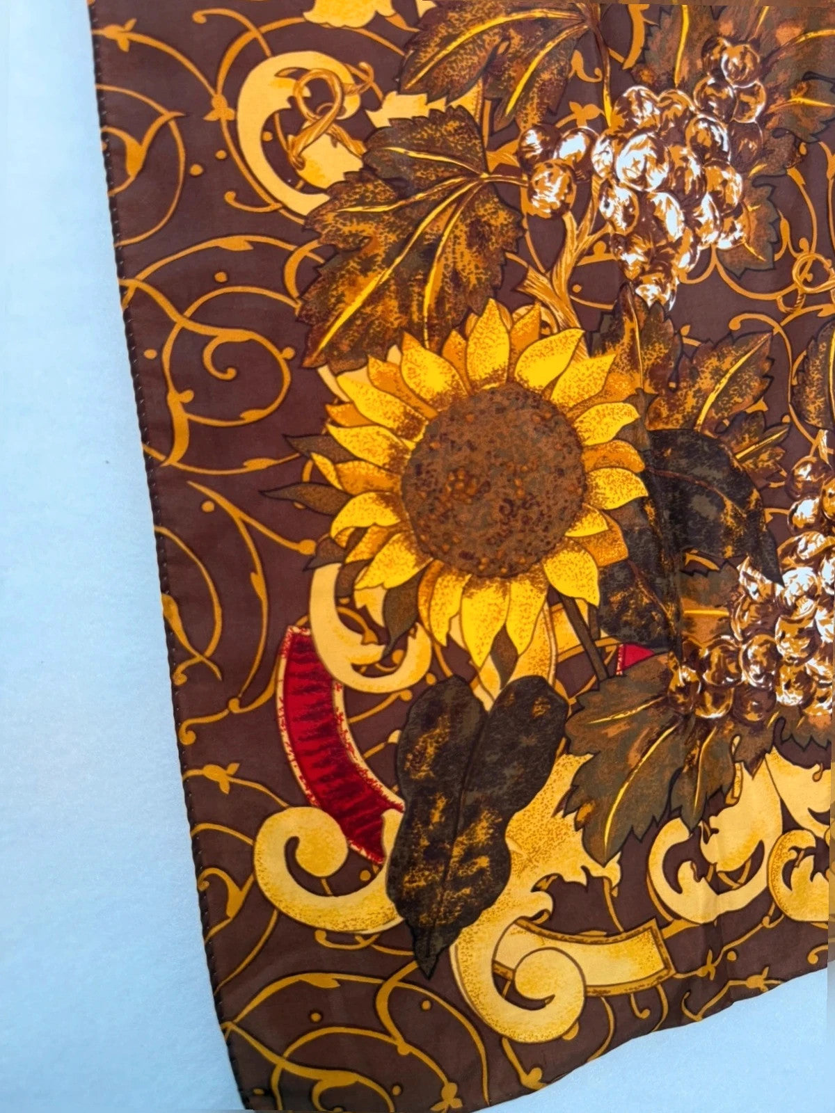 Foulard Chanel Paris in seta, stampa girasoli – Vintage