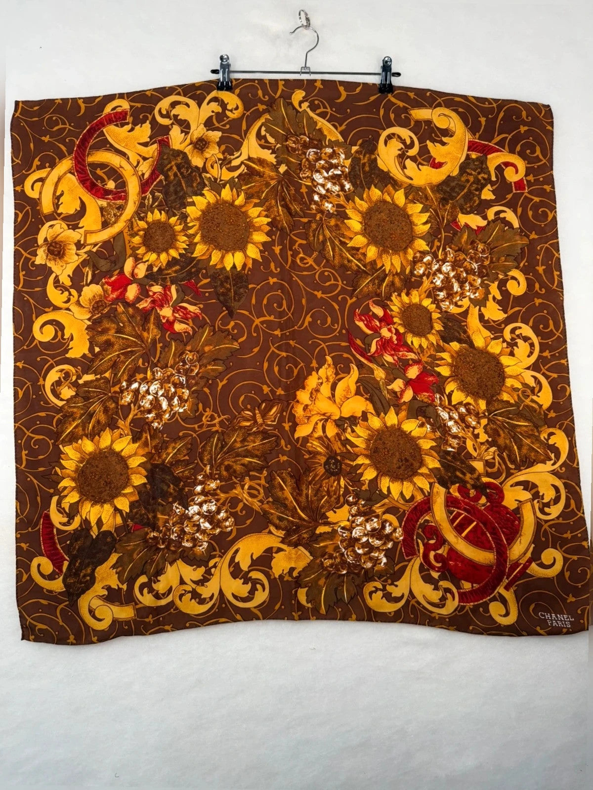 Foulard Chanel Paris in seta, stampa girasoli – Vintage