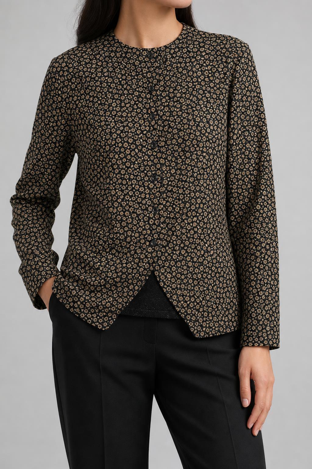 Camicia-giacca vintage donna lana nera fiori beige indossata