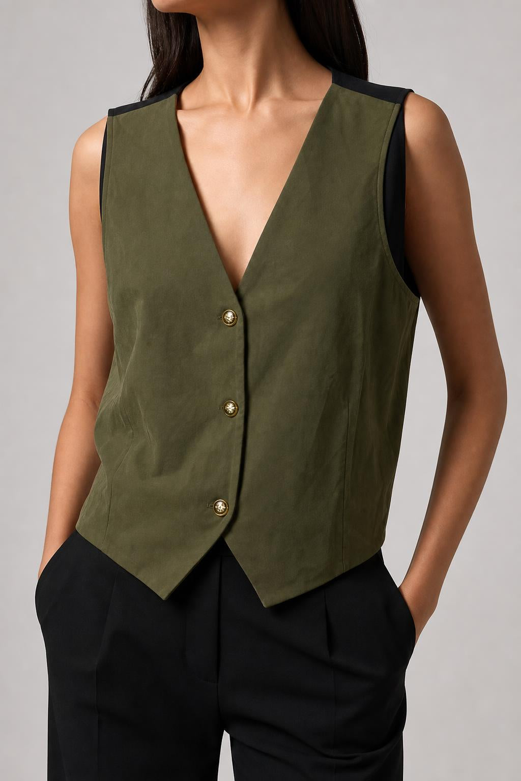 Gilet vintage donna camoscio verde militare indossato