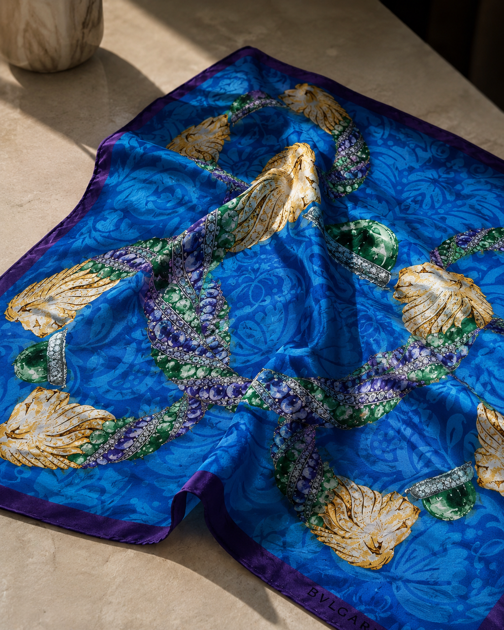 Foulard Bulgari blu, stampa leoni e gemme – Vintage