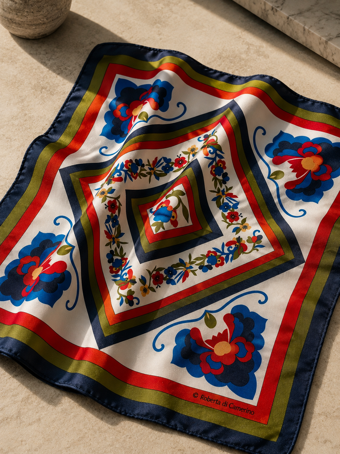 Foulard Roberta di Camerino, stampa geometrica floreale – Vintage