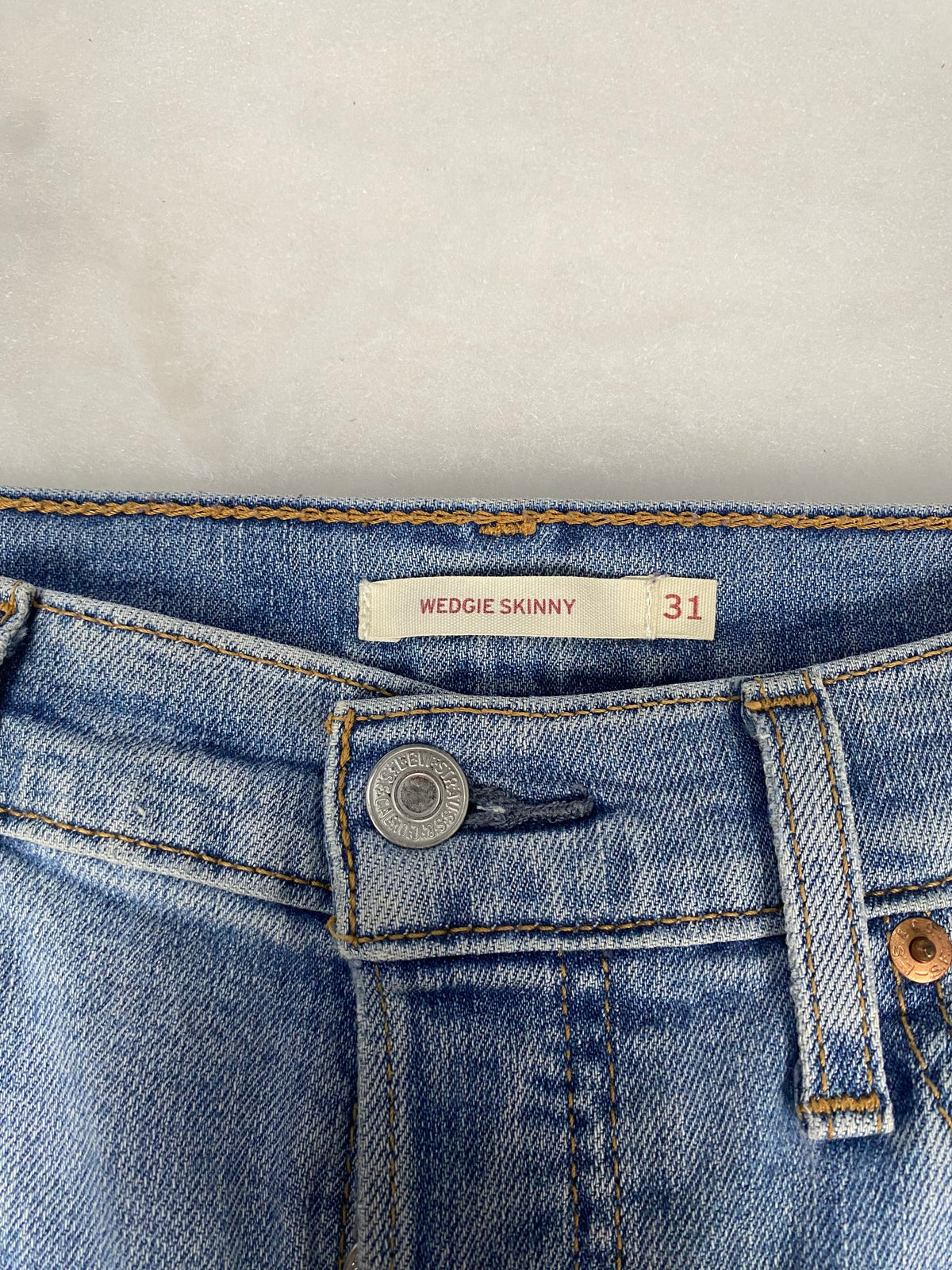 Jeans Levi's Wedgie Skinny etichetta taglia 31