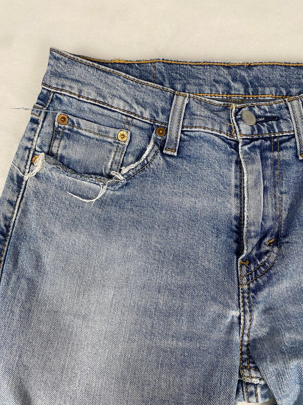 Jeans Levi's 502 dettaglio vita
