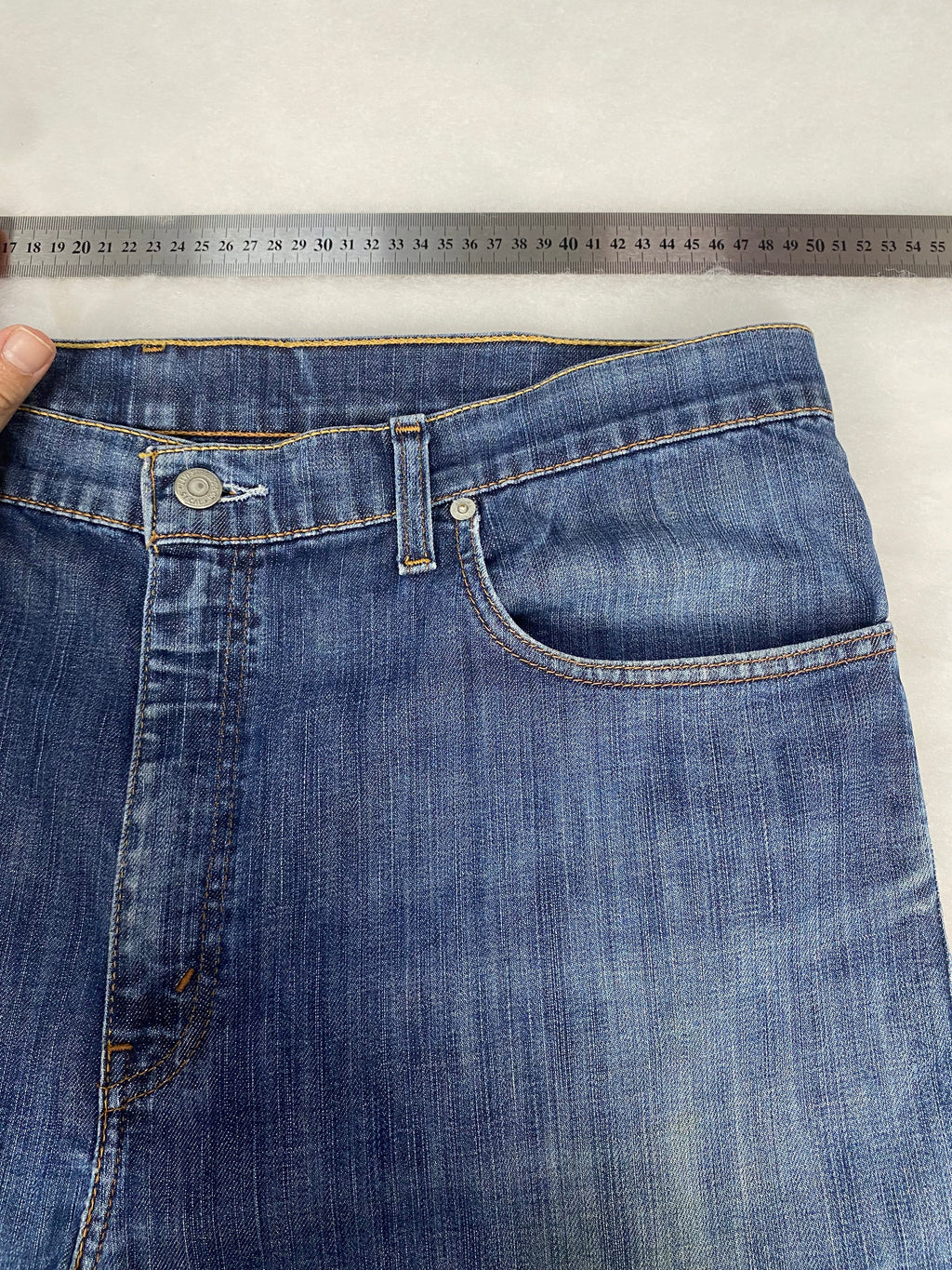 Jeans Levi's blu dettaglio