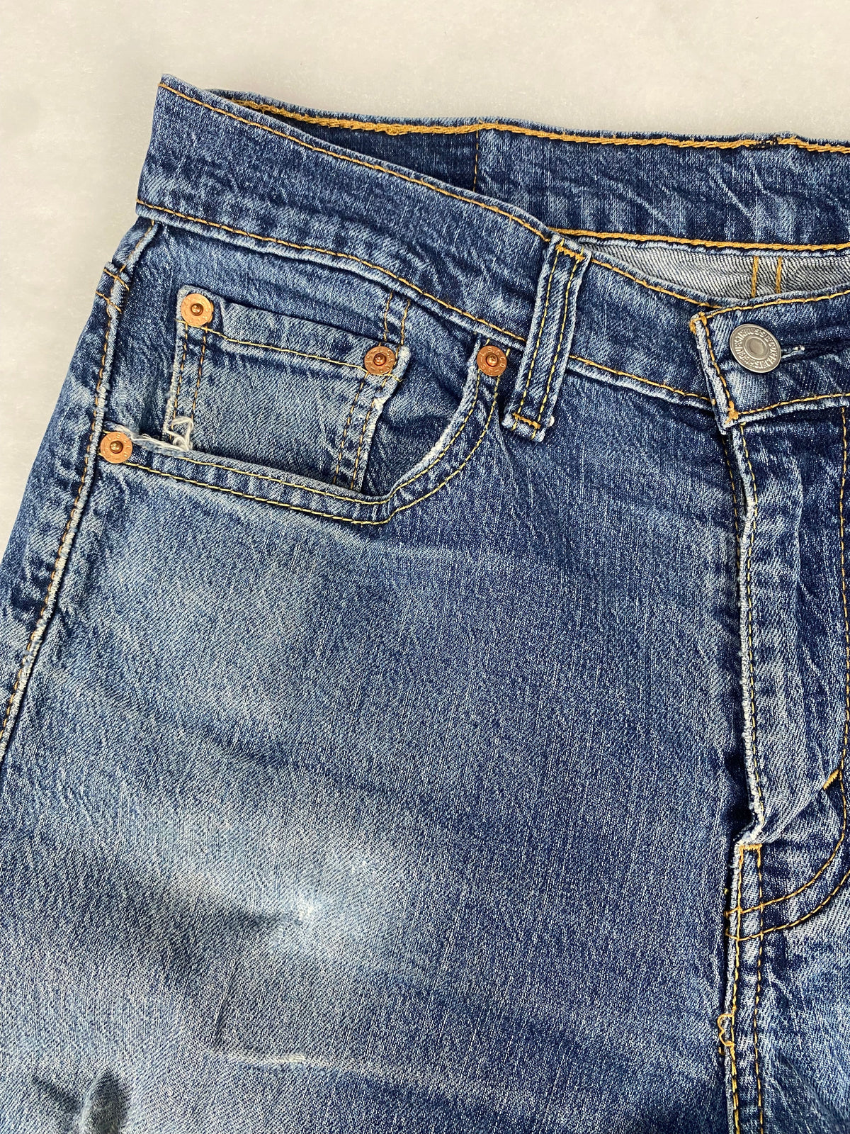 Jeans Levi's 505 dettaglio