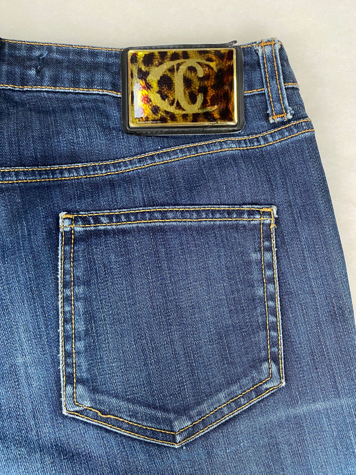 Jeans Just Cavalli placca logo leopardata