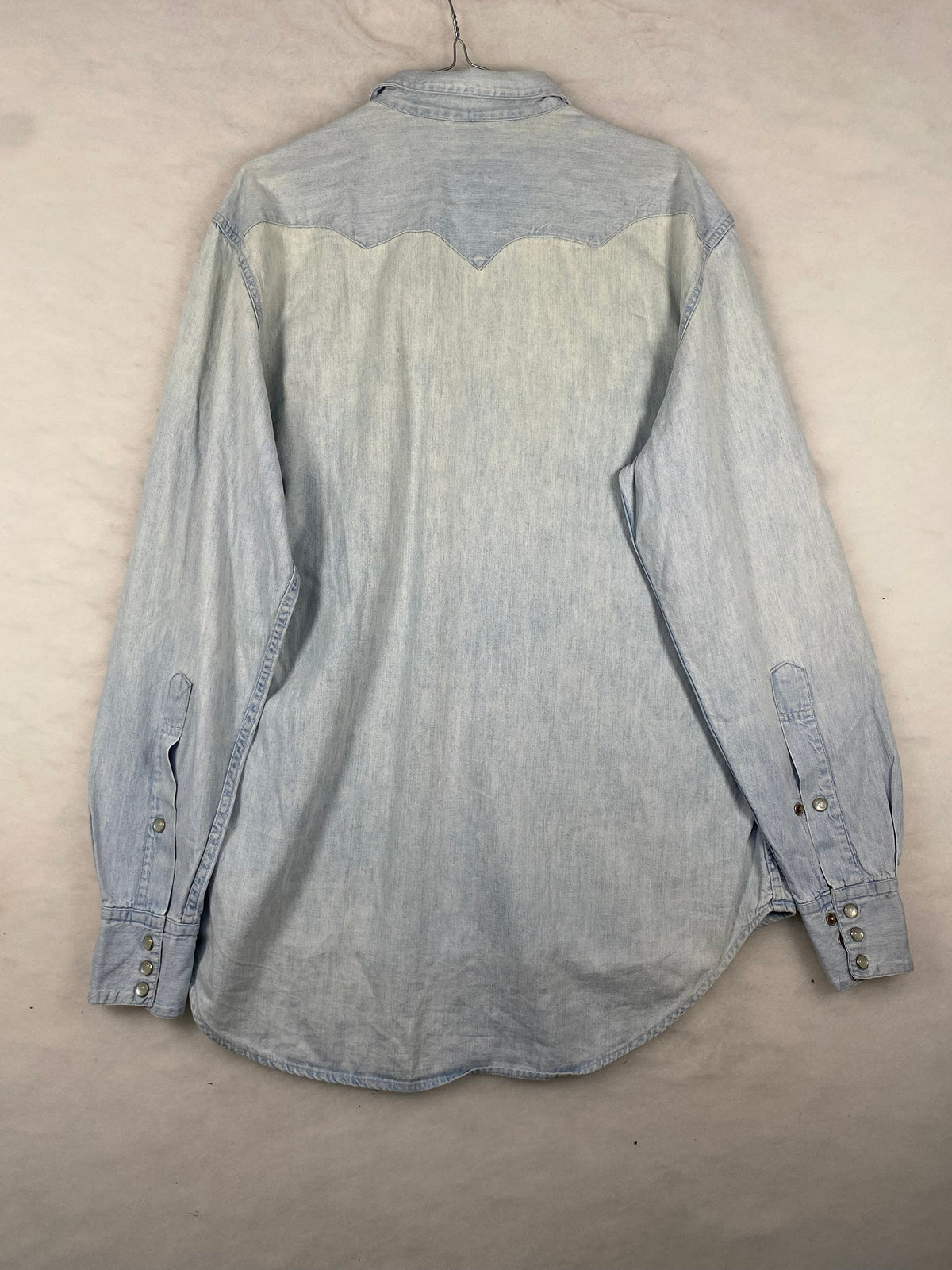 Camicia di jeans slavata retro