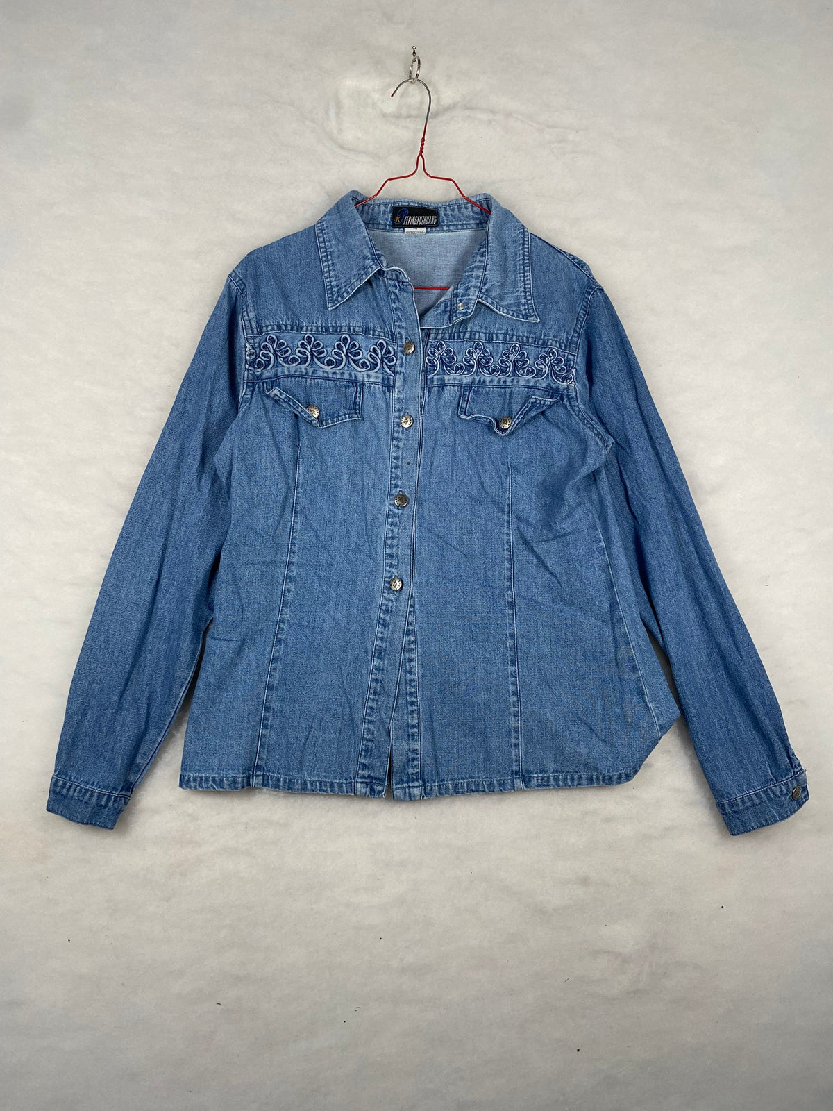 Camicia di jeans ricamo distesa