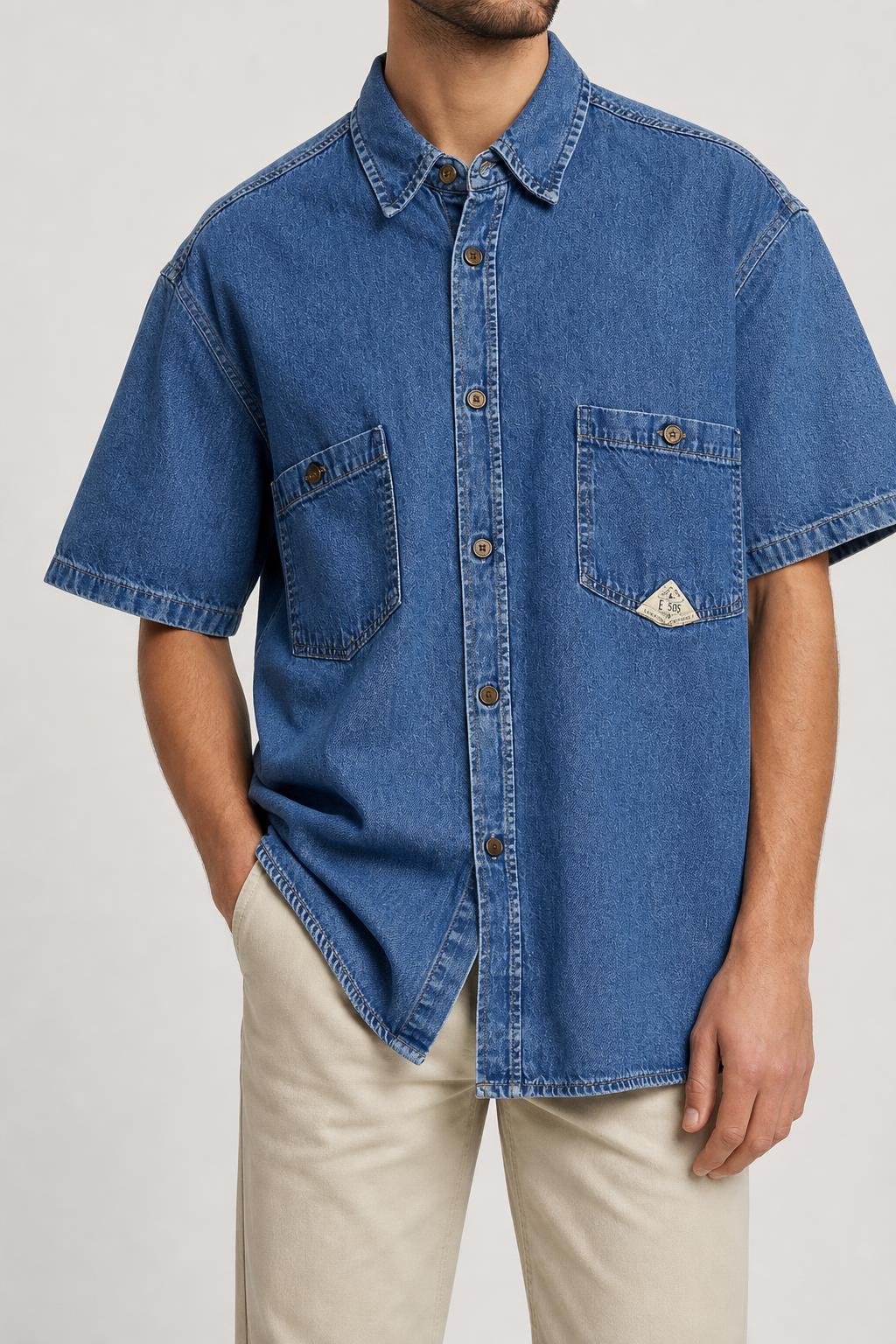 Camicia di jeans E905 blu Uomo M indossata