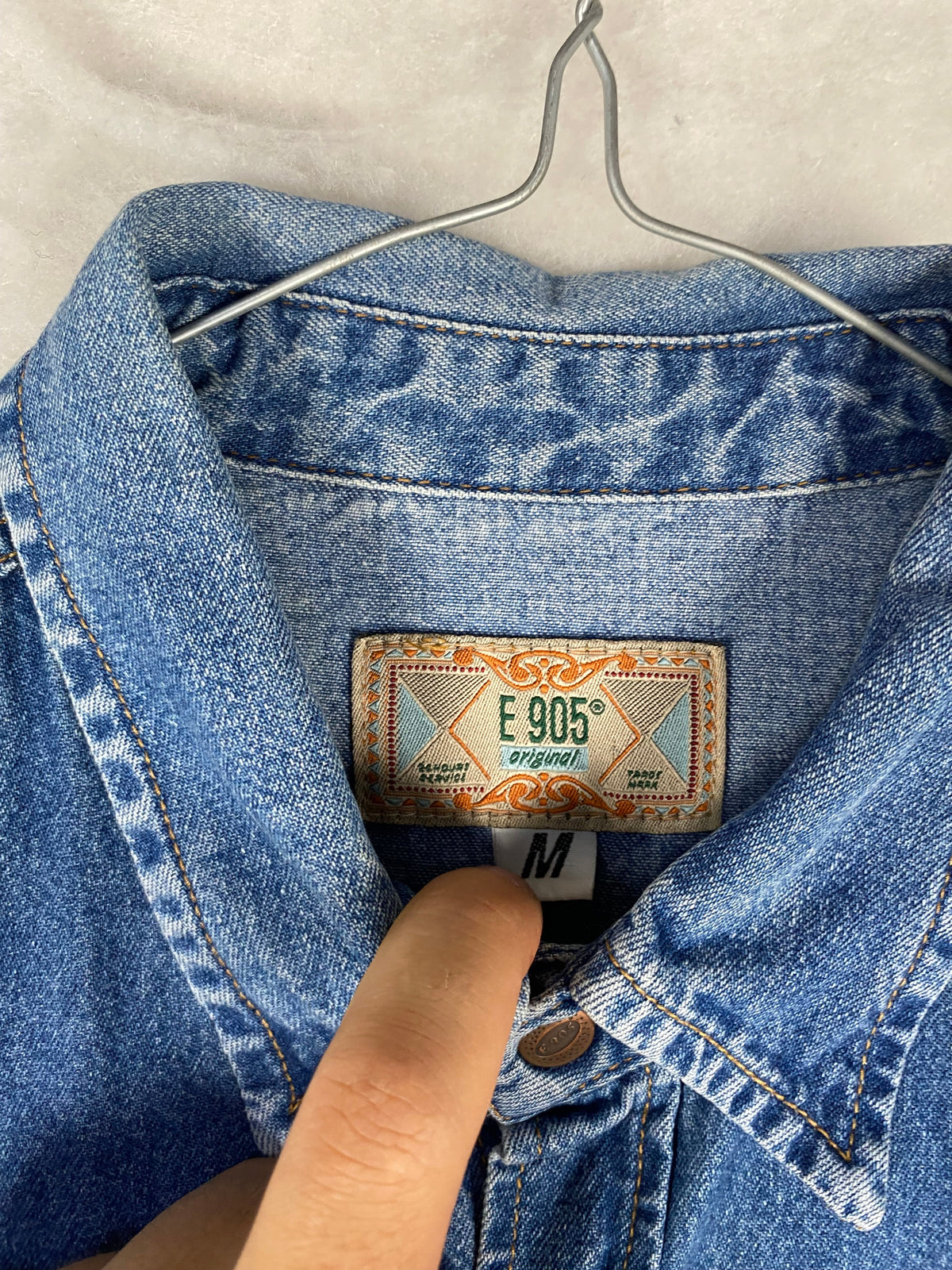 Camicia di jeans E905 colletto etichetta M