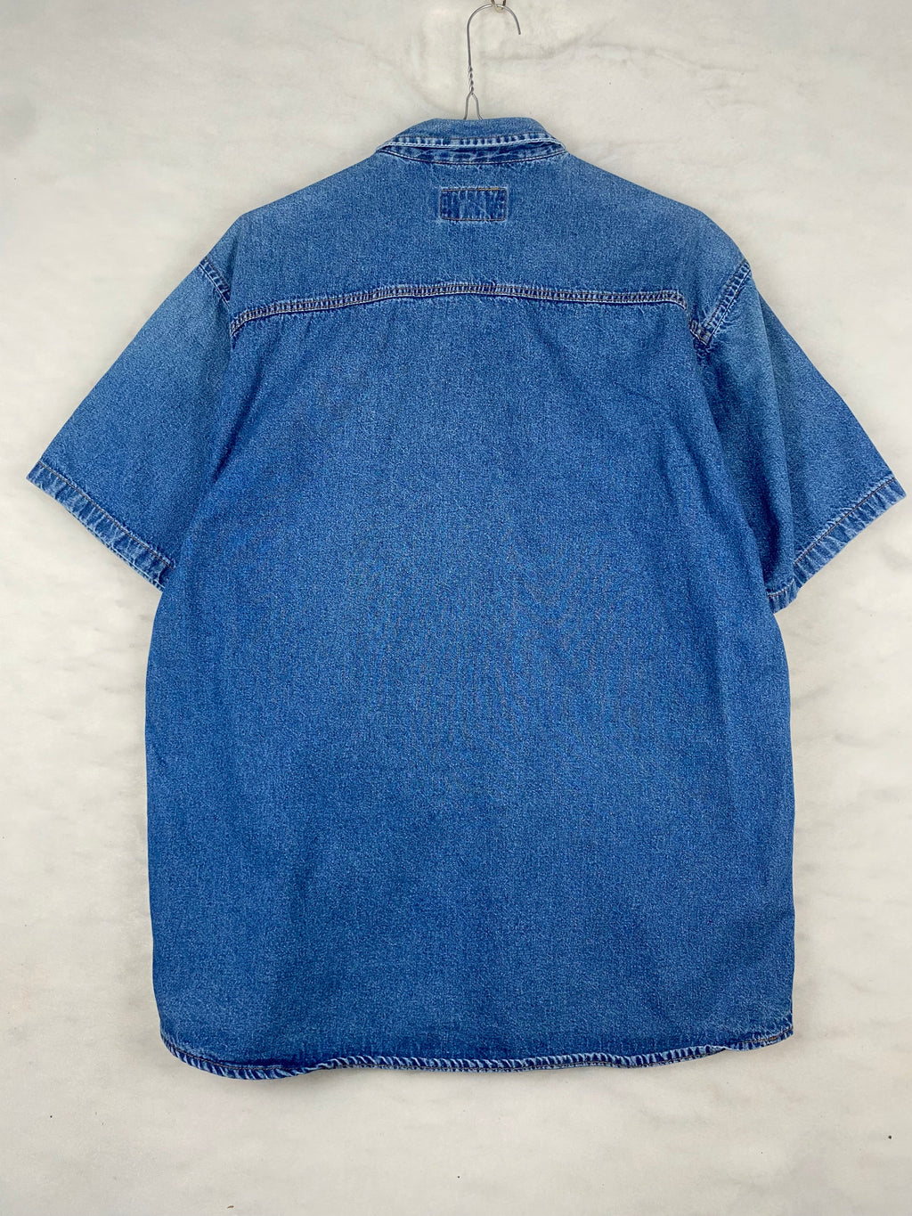 Camicia di jeans E905 dettaglio bottoni
