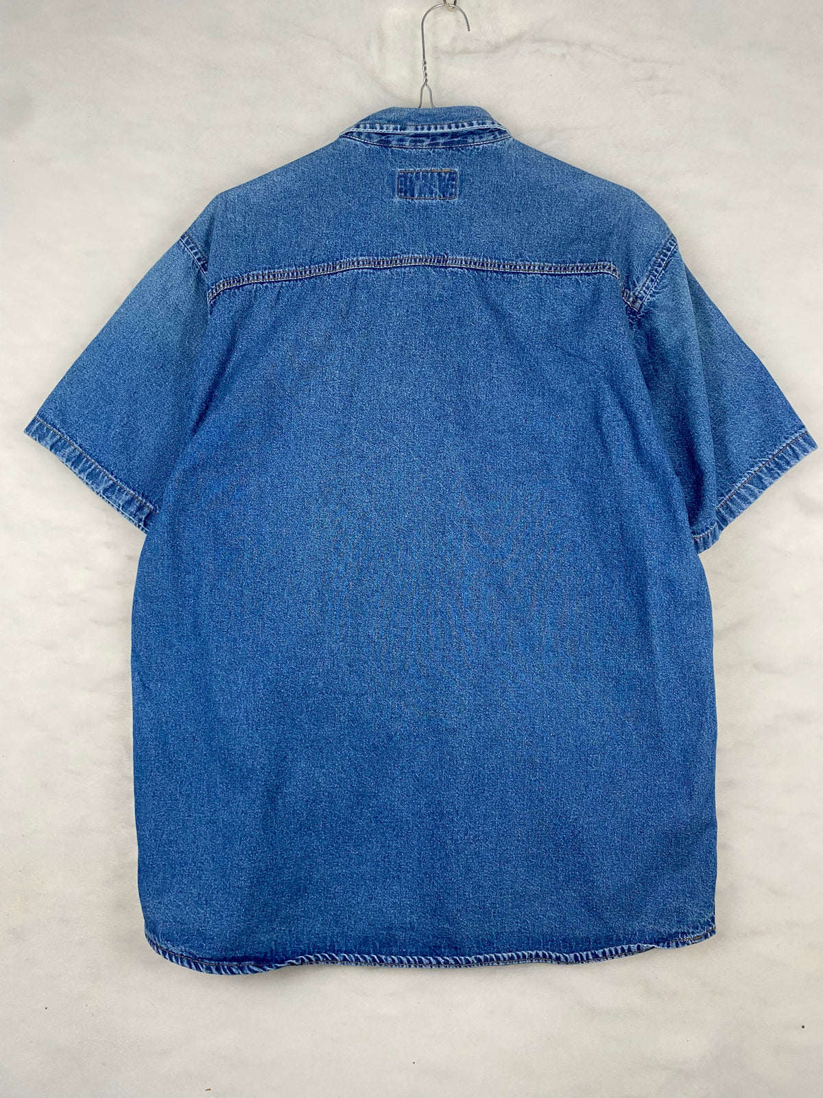 Camicia di jeans E905 dettaglio bottoni