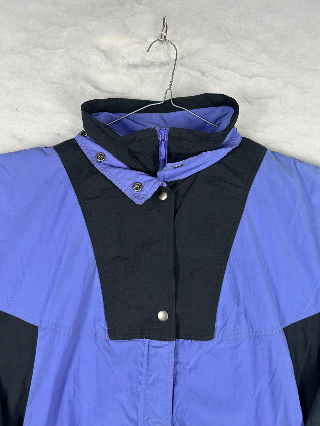 Giacca a vento imbottita anni 90 blu e nero vintage – Donna M