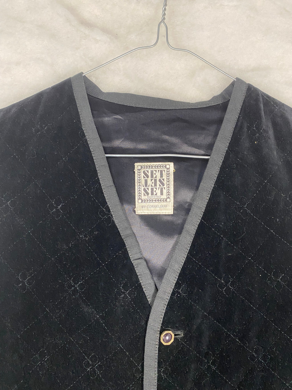 Gilet / Panciotto Vintage Uomo in Velluto Trapuntato – Nero con Bottoni Gioiello