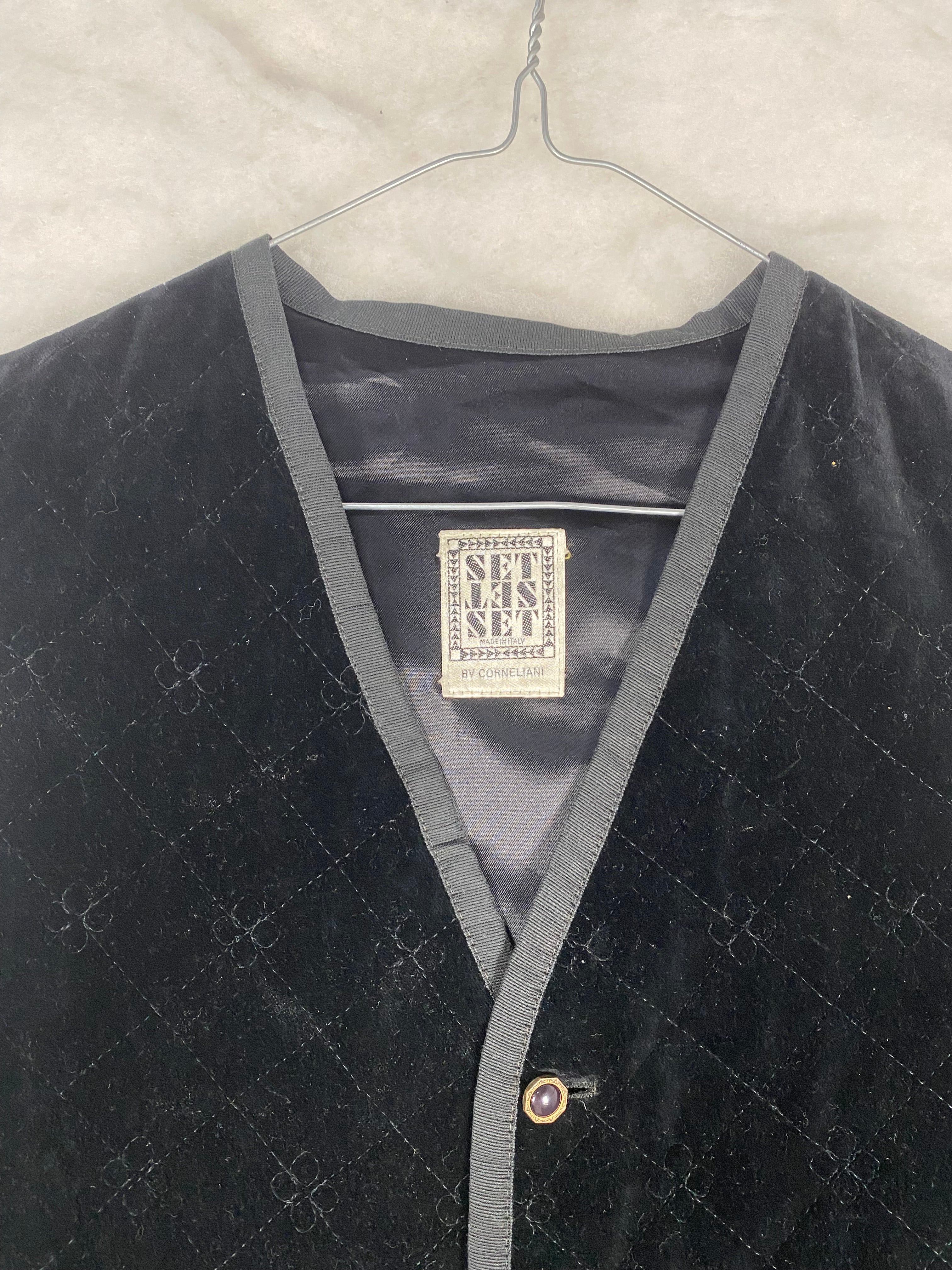 Gilet / Panciotto Vintage Uomo in Velluto Trapuntato – Nero con Bottoni Gioiello