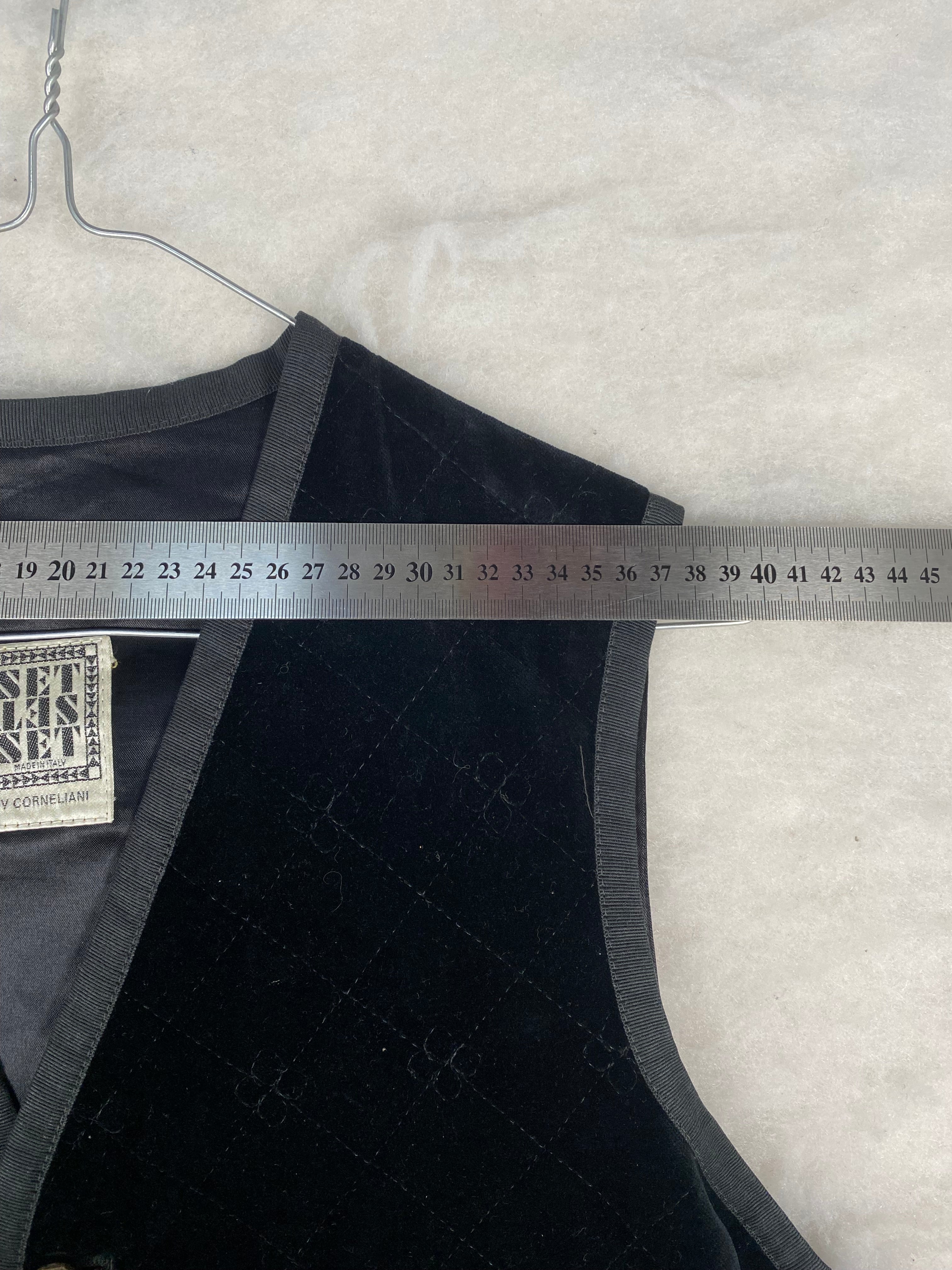 Gilet / Panciotto Vintage Uomo in Velluto Trapuntato – Nero con Bottoni Gioiello