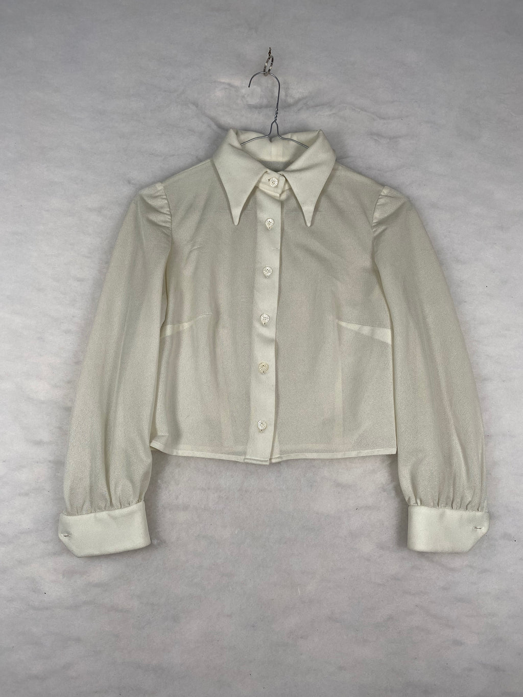 Camicia / Blusa Vintage Donna in Raso – Avorio con Colletto a Punta