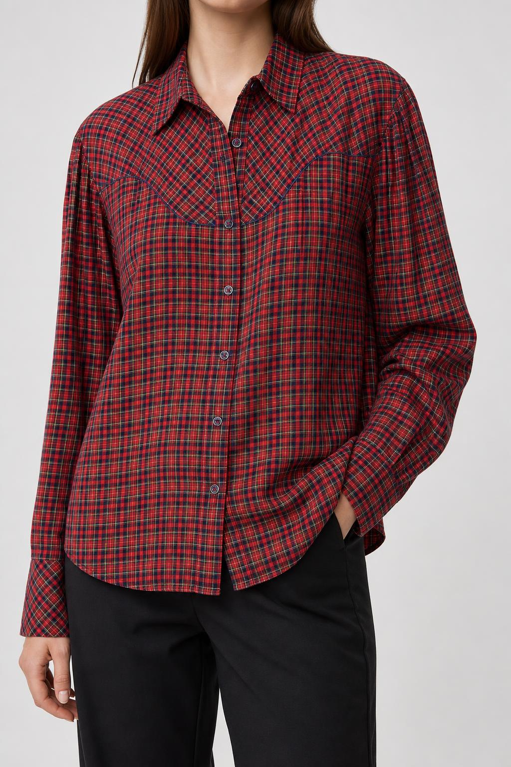 Camicia vintage donna tartan rosso western indossata