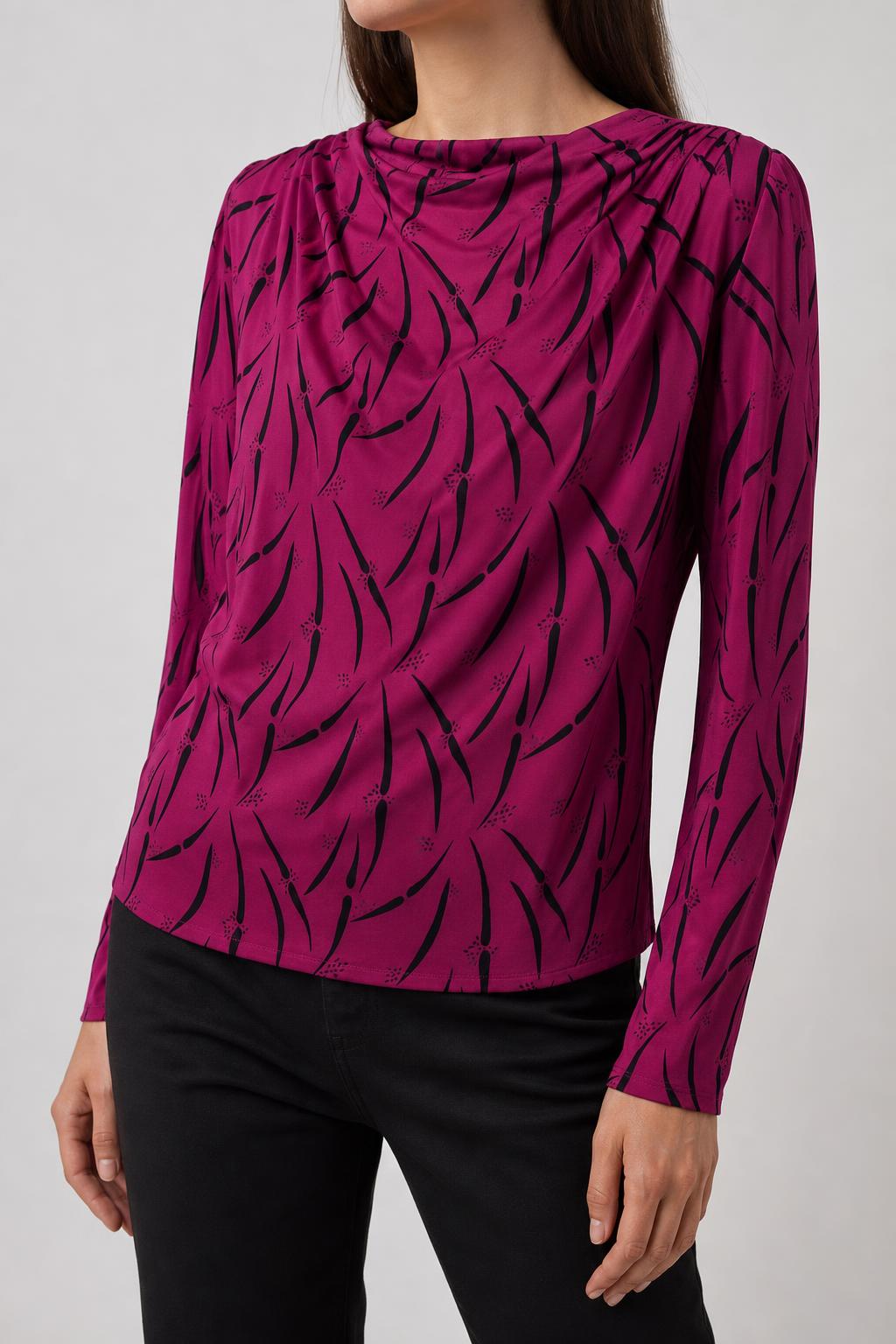 Top donna magenta stampa astratta indossato