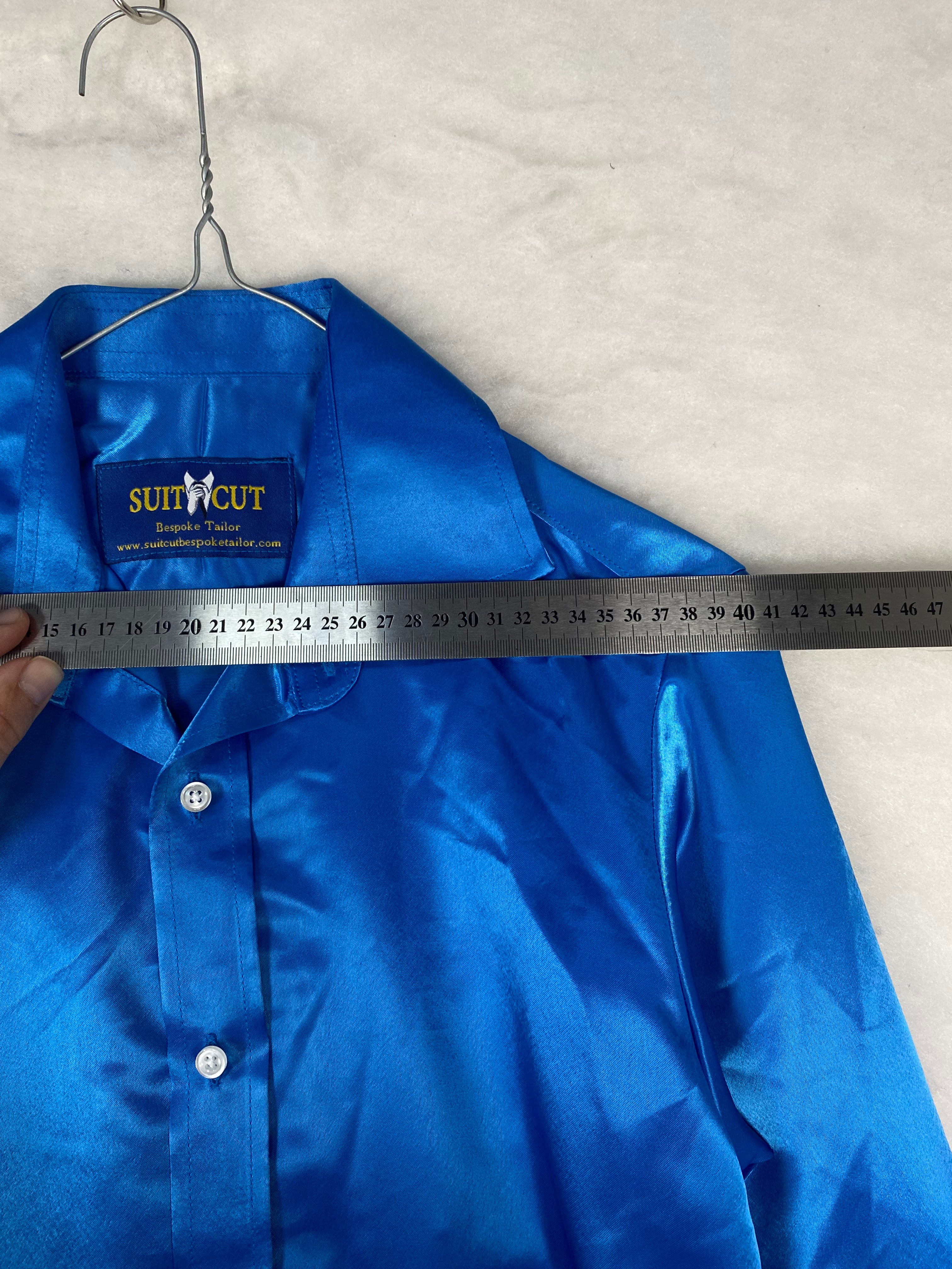 Camicia uomo raso blu elettrico - etichetta