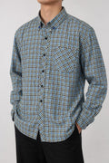 Camicia uomo vintage micro-check blu verde indossata