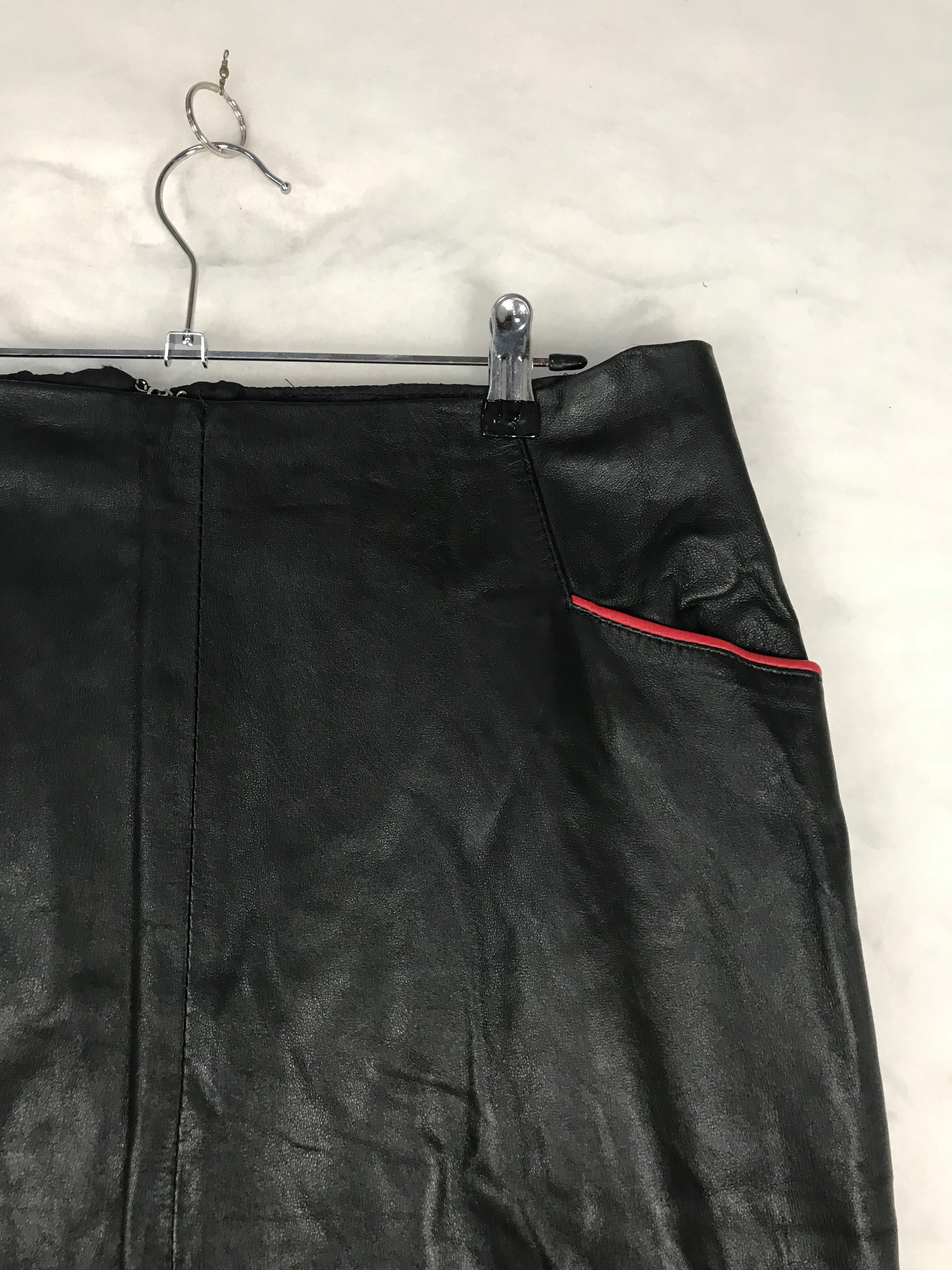 Gonna Vintage Donna a Matita in Pelle Nera con Profilo Rosso