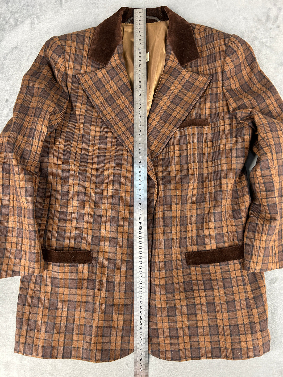 Blazer in lana a quadri marrone con collo in velluto vintage – Donna Taglia M