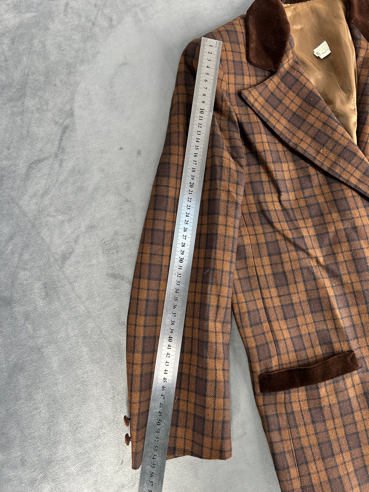 Blazer in lana a quadri marrone con collo in velluto vintage – Donna Taglia M