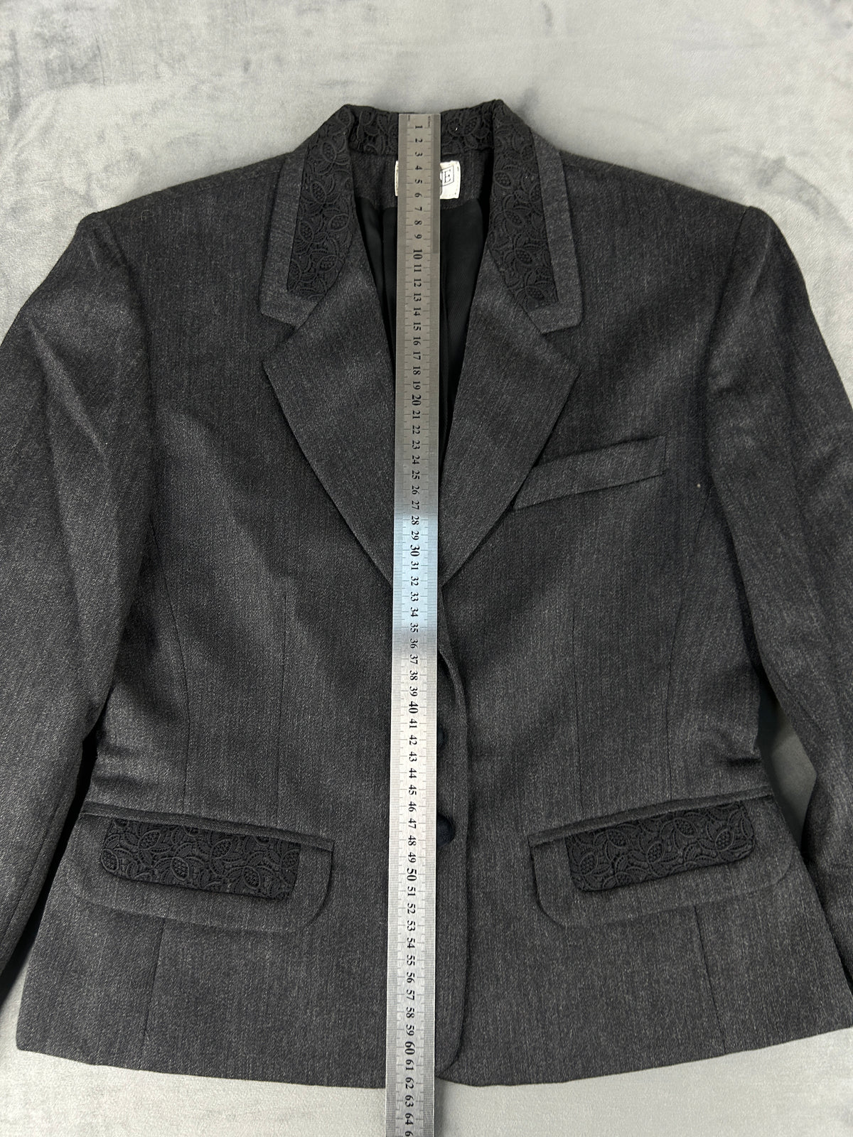 Blazer grigio in lana con dettagli in pizzo Simone vintage – Donna Taglia M (IT 42)