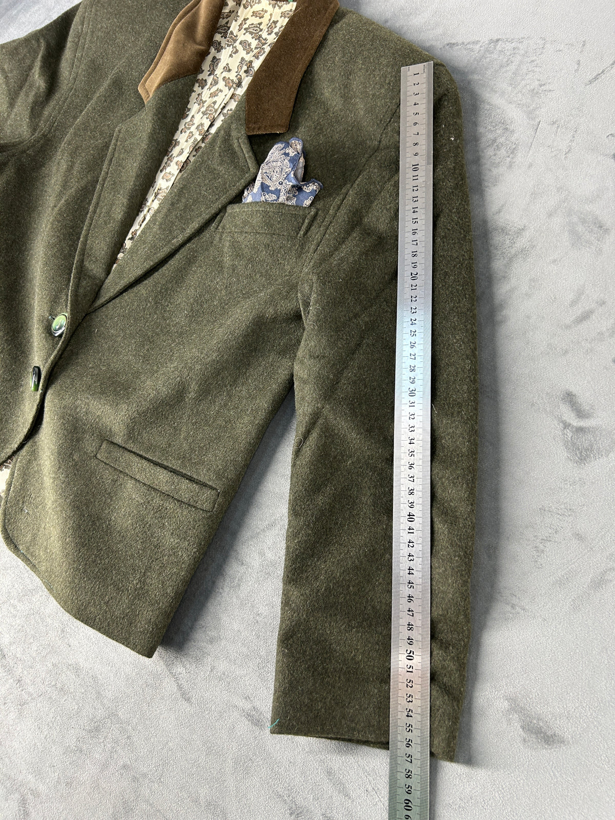 Blazer in lana verde militare con collo in velluto vintage – Donna Taglia L