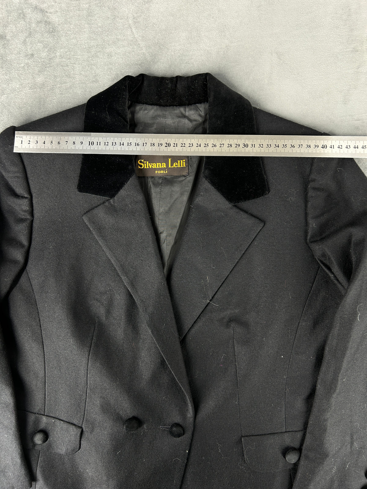 Blazer nero in lana con collo in velluto Silvana Lelli vintage – Donna Taglia M