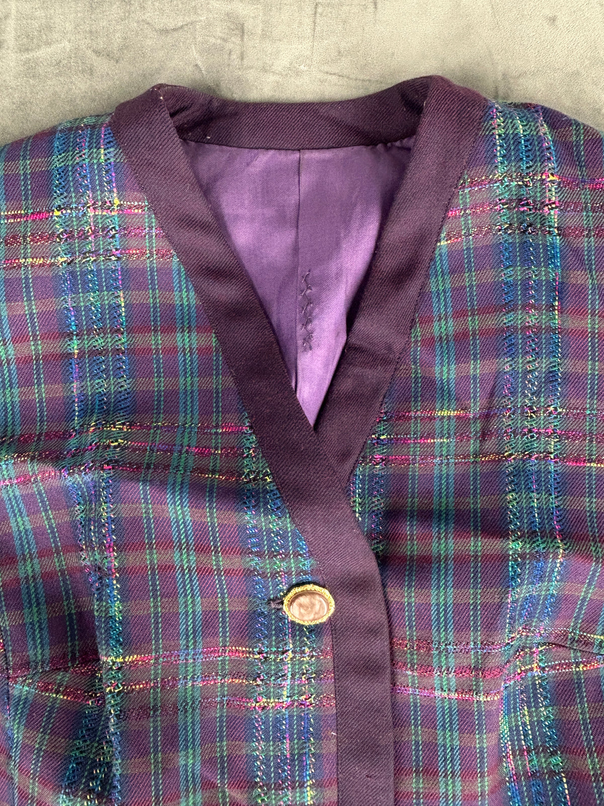 Blazer in lana viola a quadri con profili in velluto vintage – Donna Taglia L