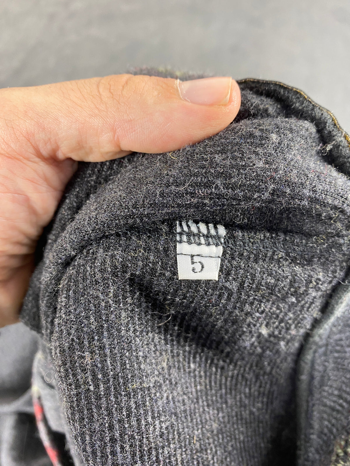 Cardigan in lana grigio con bordo a rombi vintage – Uomo Taglia L