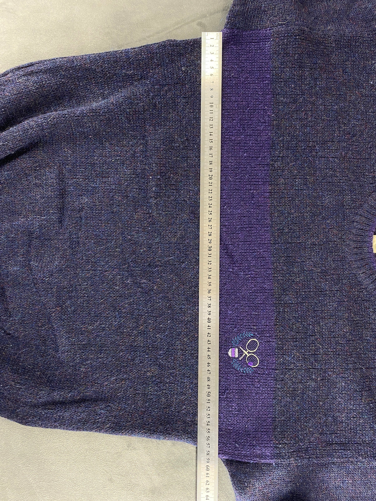 Maglione girocollo in lana blu-viola con banda vintage – Uomo Taglia M (IT 50)