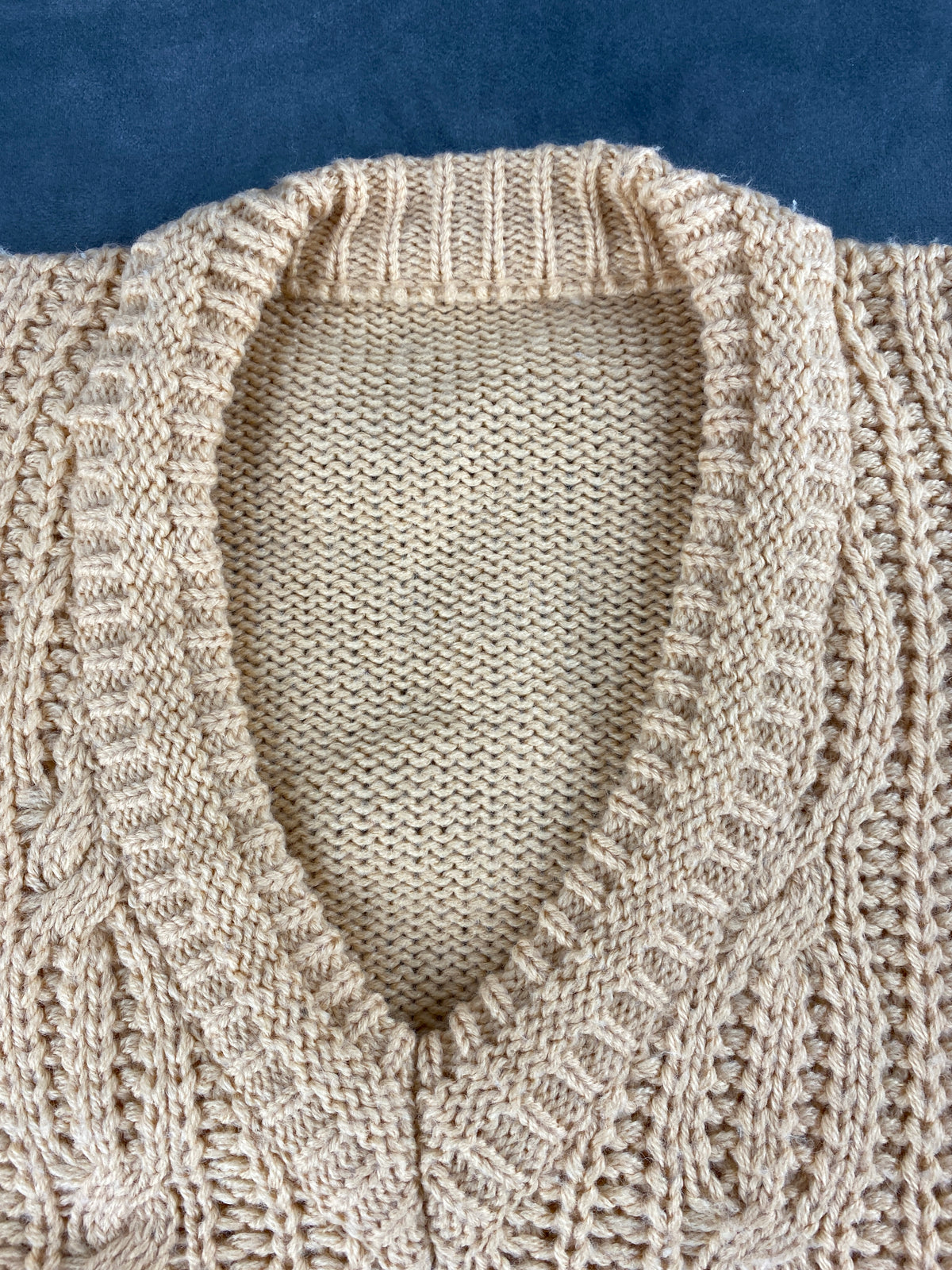 Maglione scollo a V a trecce panna vintage – Uomo Taglia L
